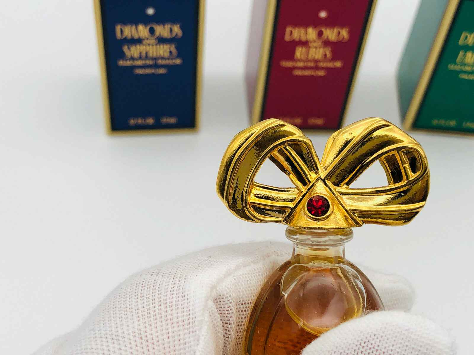 ELIZABETH TAYLOR DIAMONDS EMERALDS RUBIES SHAPPIRES VINTAGE PURE PERFUME EXTRAIT