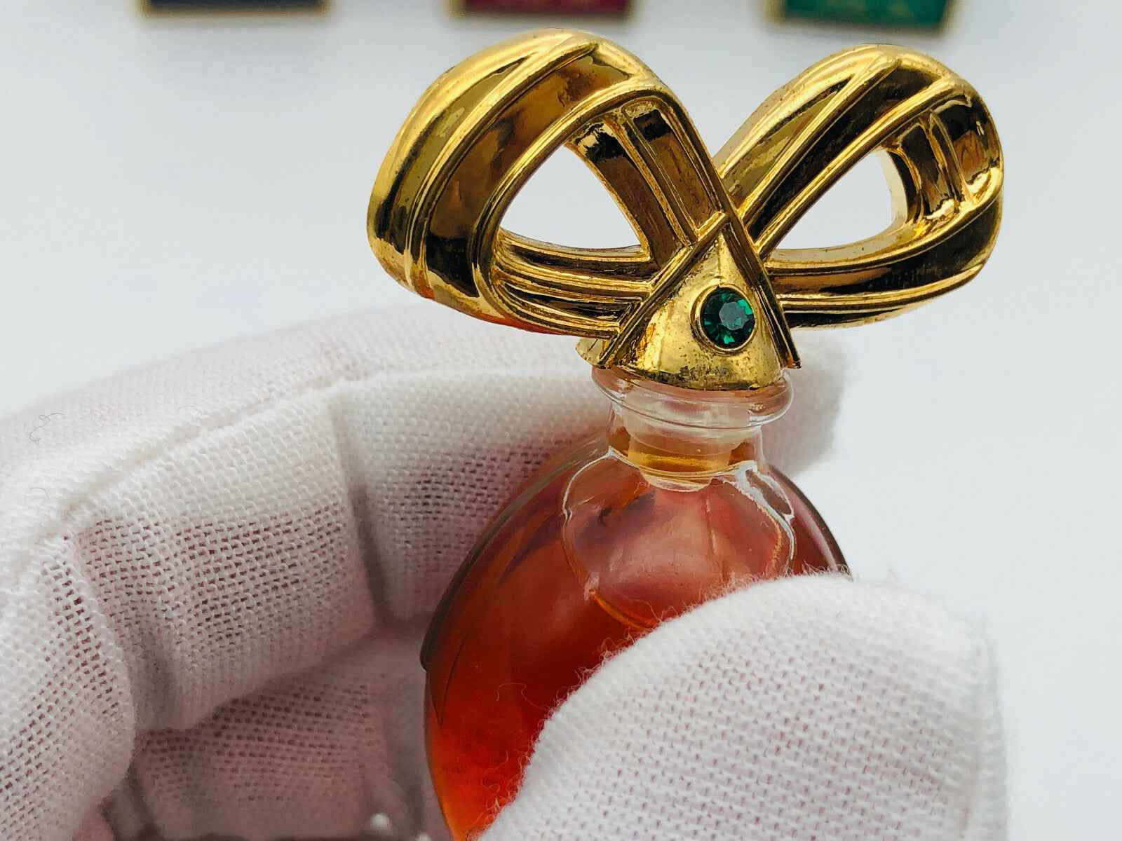 ELIZABETH TAYLOR DIAMONDS EMERALDS RUBIES SHAPPIRES VINTAGE PURE PERFUME EXTRAIT