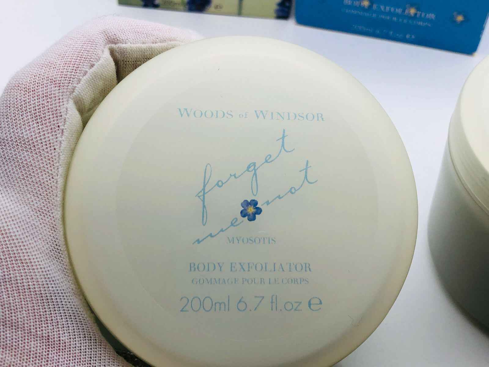 2x WOODS OF WINDSOR body exfoliator lavender & forget me not 200 ml MYOSOTIS