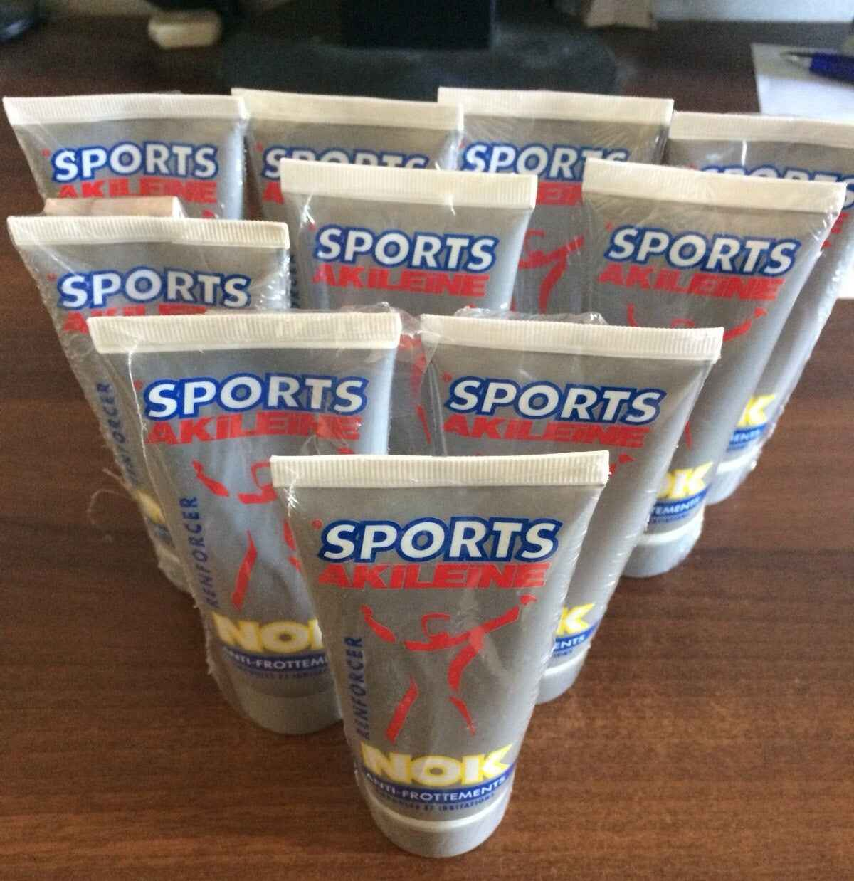 STOCK 10 AKILEINE NOK CREMA ANTI IRRITAZIONE SCARPE SPORT 75 ML LOTTO TALLONI