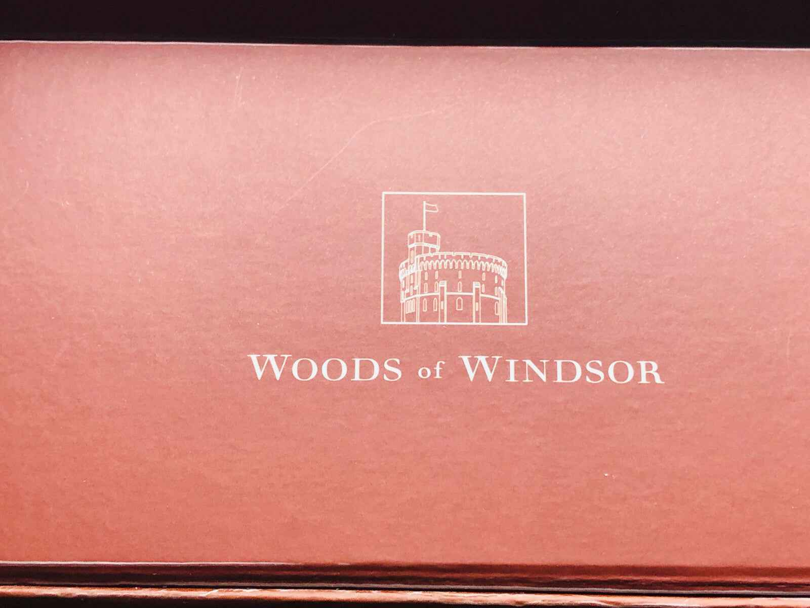 CANDELA WOODS OF WINDSOR CINNAMON ORANGE ARANCIA CANNELLA BOUGIE CANDLE PARFUME
