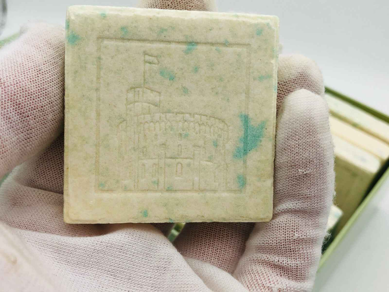 WOODS OF WINDSOR perfumed bath tablets 8 x 36 gr vintage lily of the valley rare