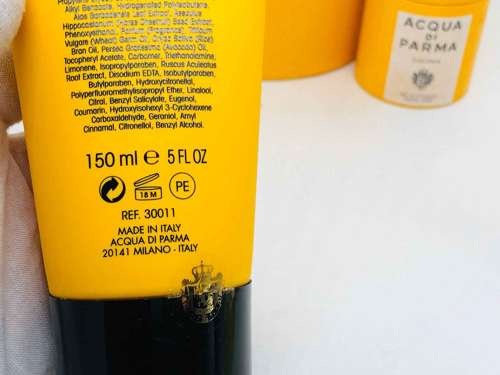 Flacone di Acqua Di Parma Colonia Profumo da 150 ml con etichetta gialla e dettagli in nero