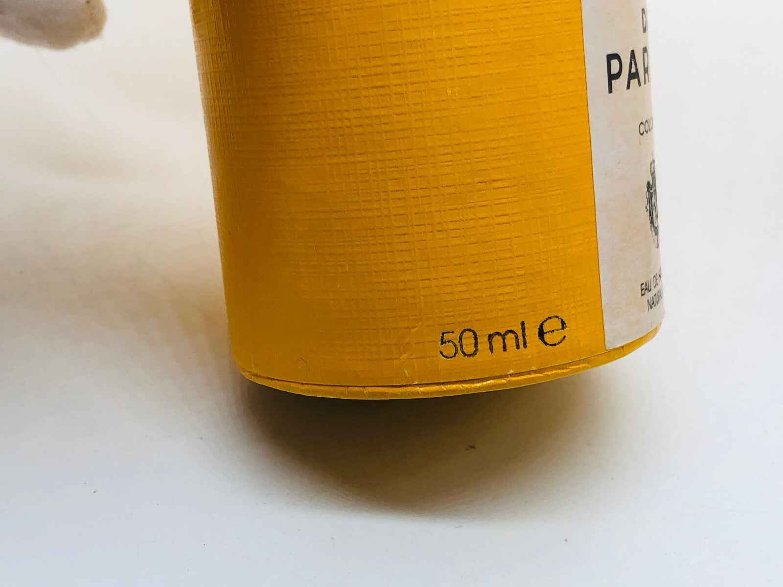 Flacone di Acqua Di Parma Colonia Profumo da 50 ml con etichetta gialla elegante