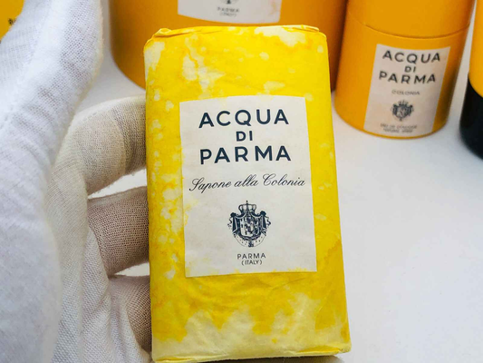 Sapone alla Colonia Acqua Di Parma Colonia Profumo con involucro giallo elegante