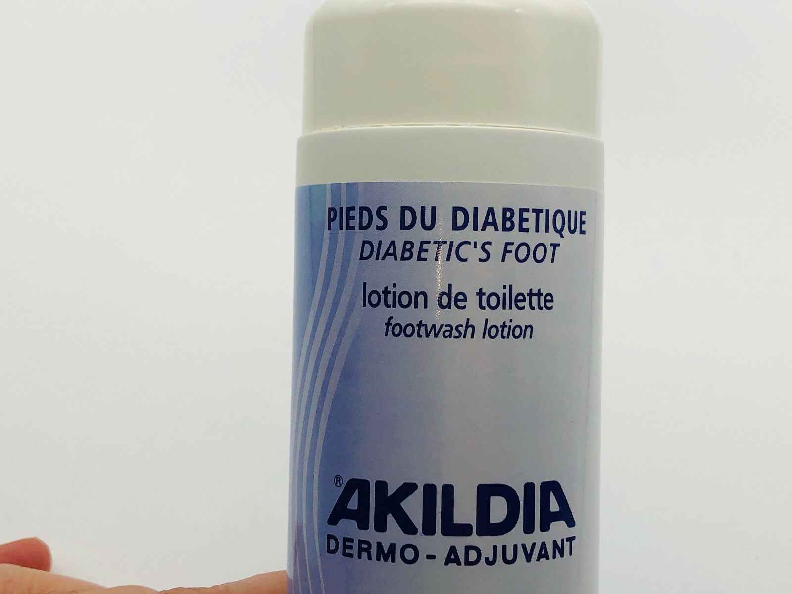 Lozione Piede Diabetico Akildia in flacone per la cura dei piedi sensibili