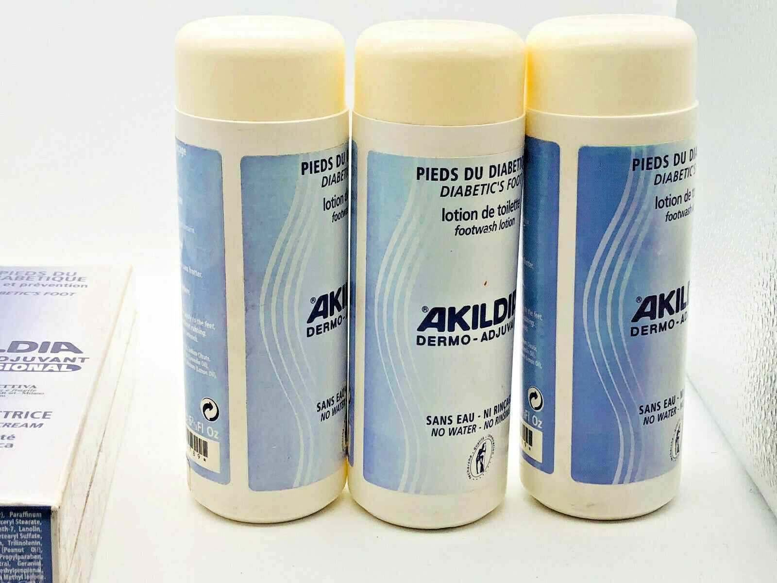 Tre flaconi di lozione Akildia Piede Diabetico per la cura dei piedi dei diabetici