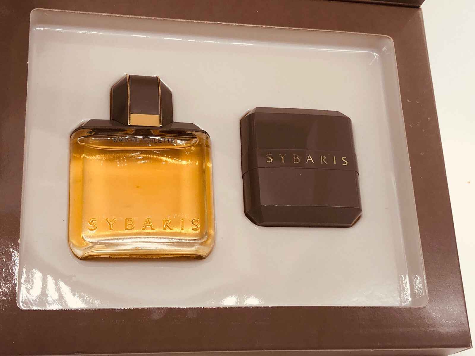 Profumo Puig Sybaris Vintage in confezione elegante con flacone di vetro chiaro e astuccio scuro