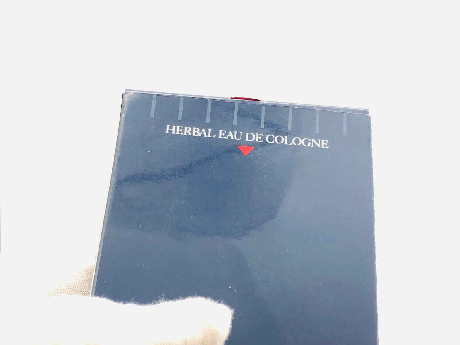 Scatola del Profumo Aramis 900 Herbal Vintage con design elegante e colori classici