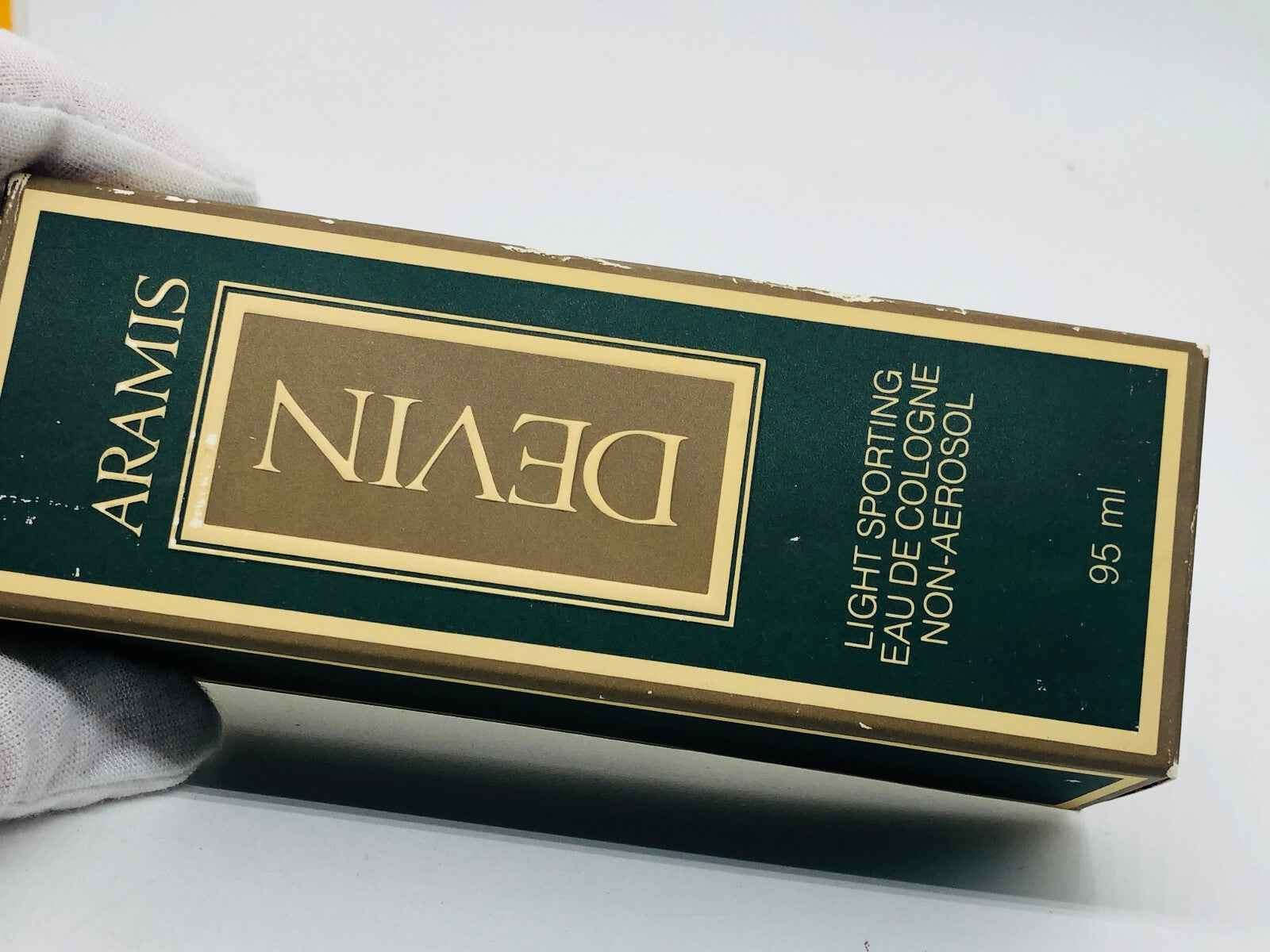 Scatola di Aramis Devin Country 95 ml Eau de Cologne Sportiva Leggera in confezione elegante