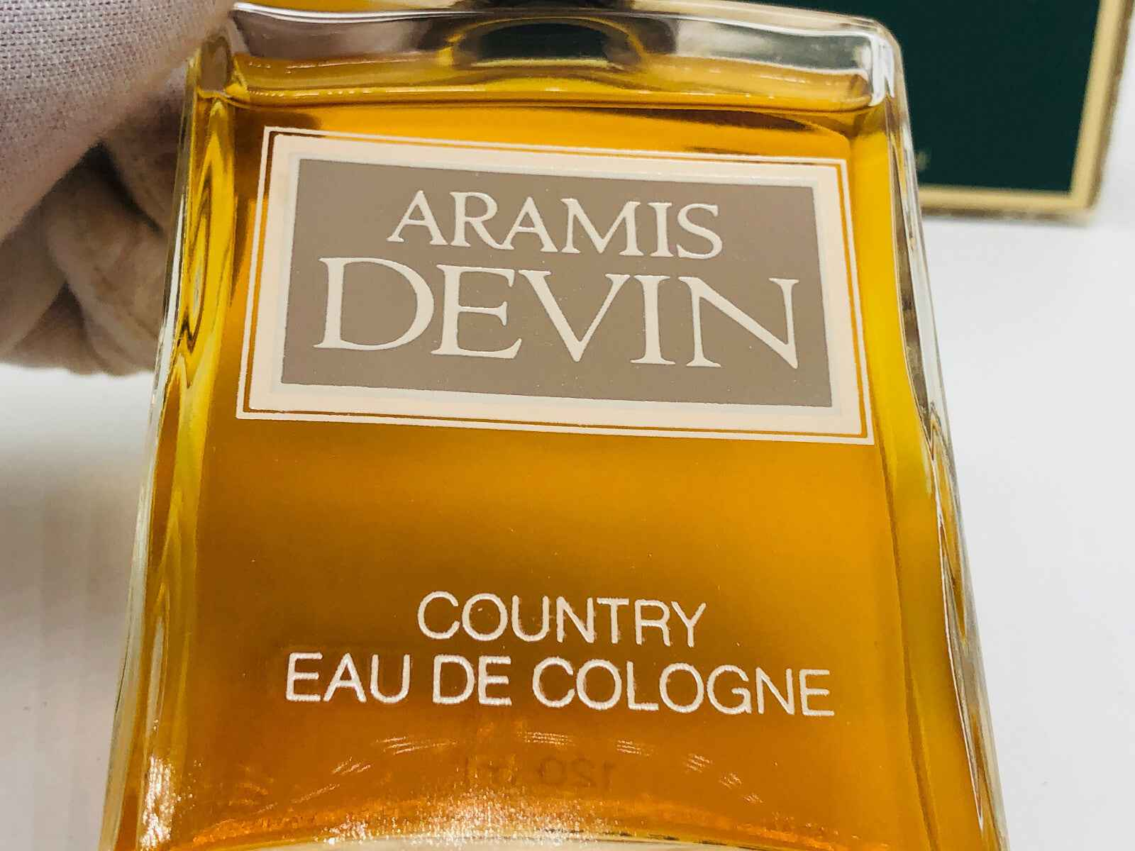 Flacone di profumo Vintage Aramis Devin Country Eau de Cologne con etichetta elegante