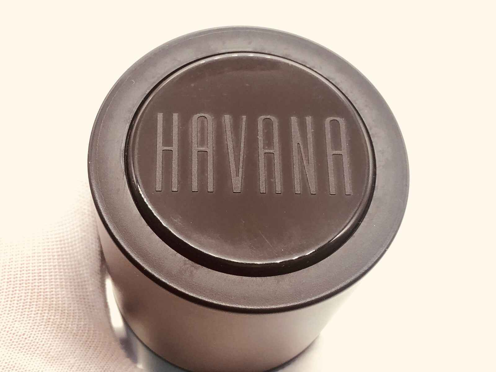 Coperchio del profumo Aramis Havana Vintage con incisione del nome HAVANA in rilievo