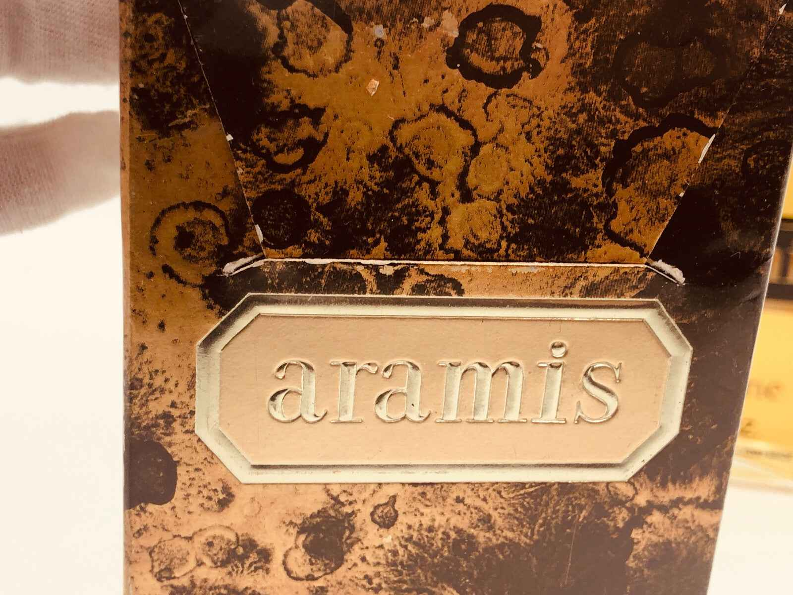 Scatola di profumo Aramis Cologne Vintage con design elegante e raffinato