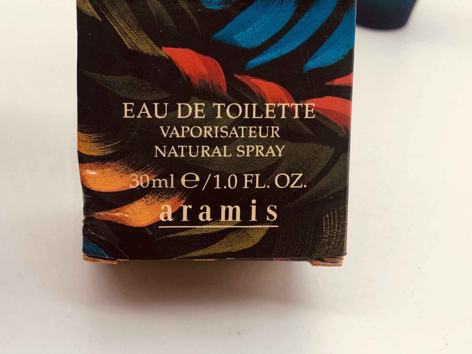 Scatola del profumo Aramis Havana Vintage in formato spray da 30ml con design colorato