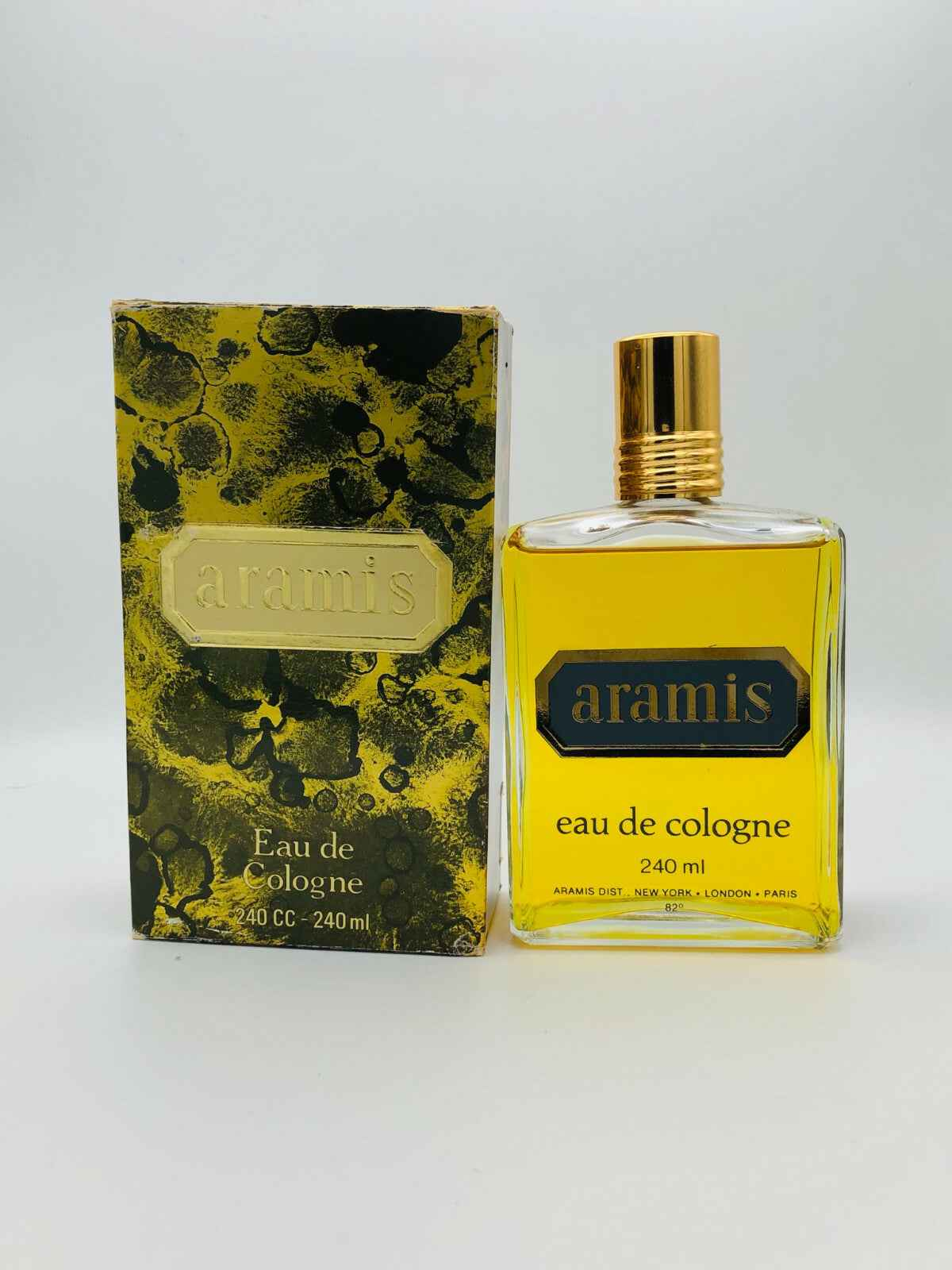 Colonia Vintage Aramis da 240 ml con flacone classico e confezione originale