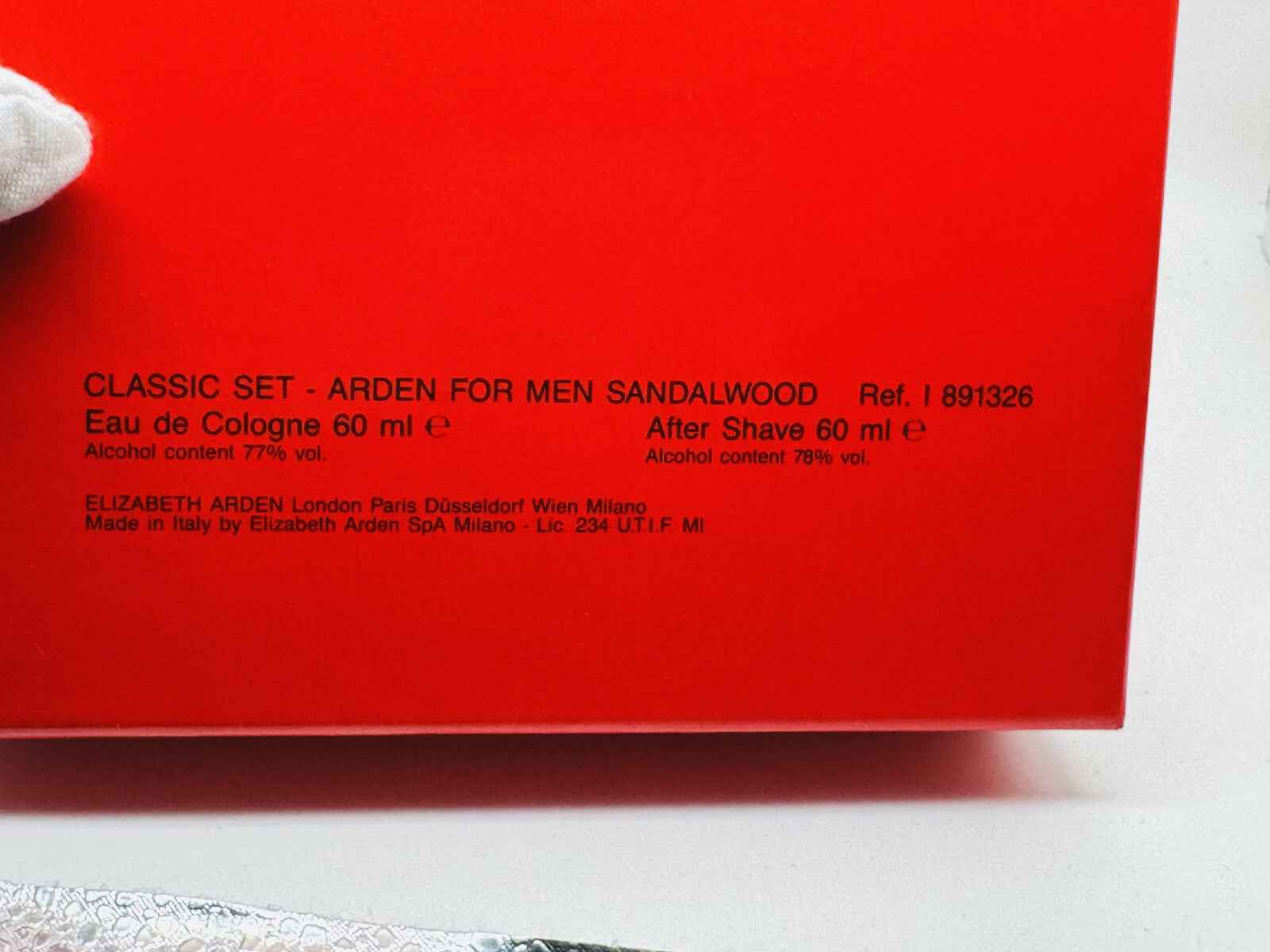 Set Classico Elizabeth Arden Sandalwood con Eau de Cologne e Dopobarba da 60 ml