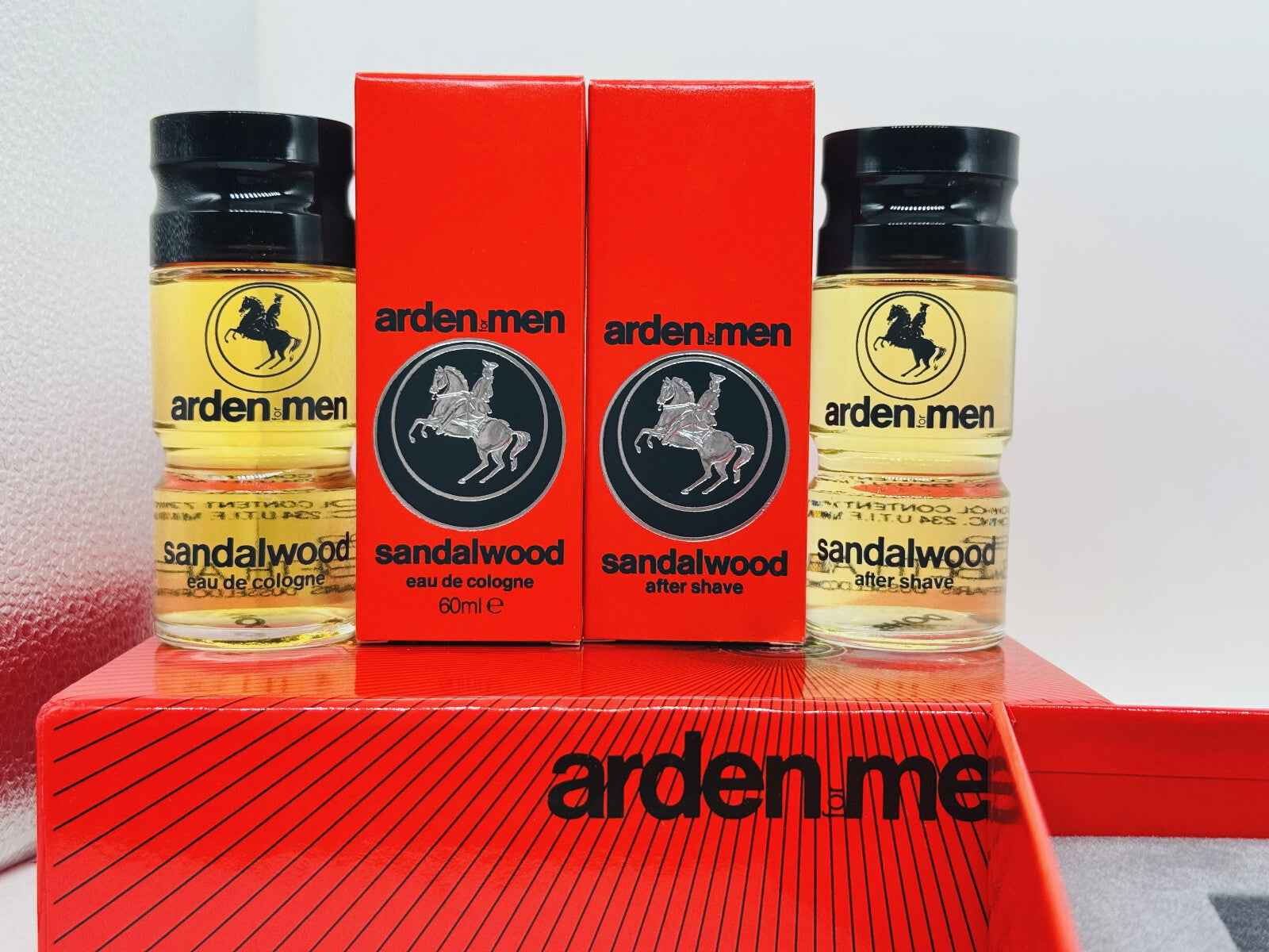 Set regalo Elizabeth Arden Sandalwood con eau de cologne e dopobarba per uomo