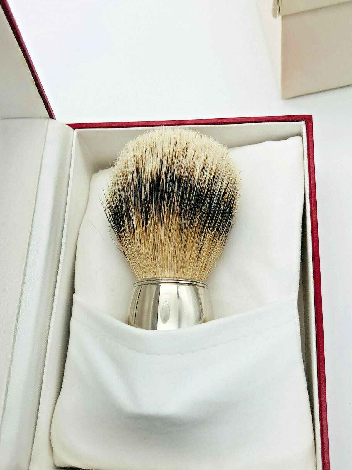 Pennello da barba Brush Silvertip Badger in confezione elegante per una rasatura perfetta