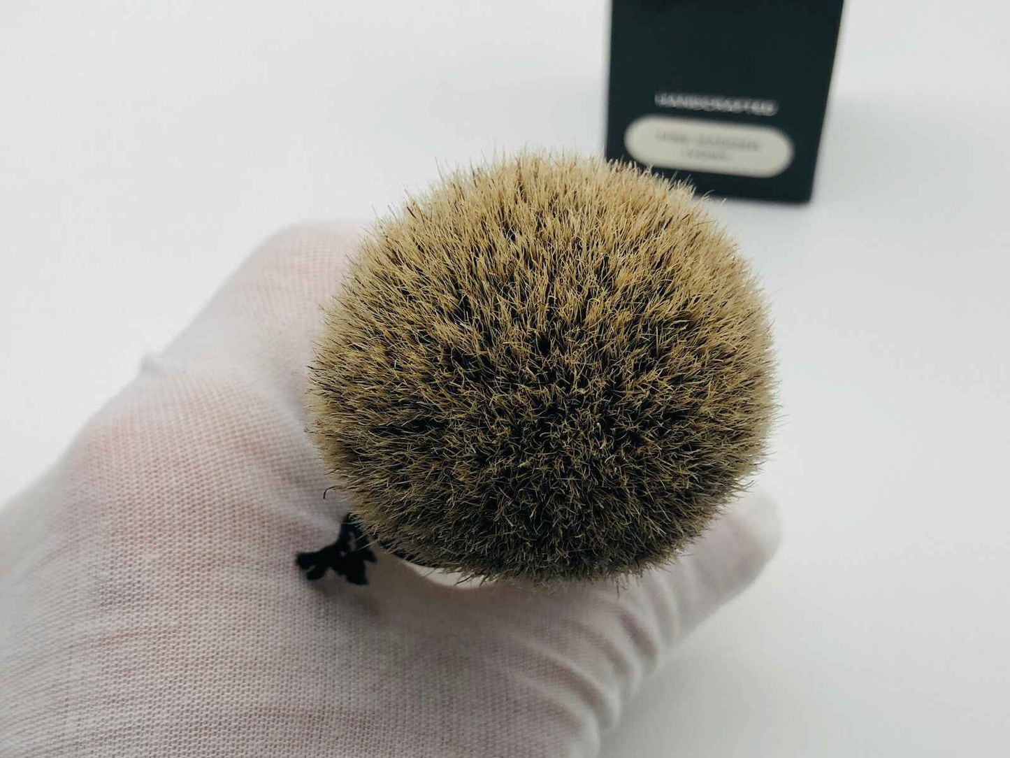 Pennello Tasso Fine Badger di The Art Of Shaving con setole morbide per una rasatura impeccabile