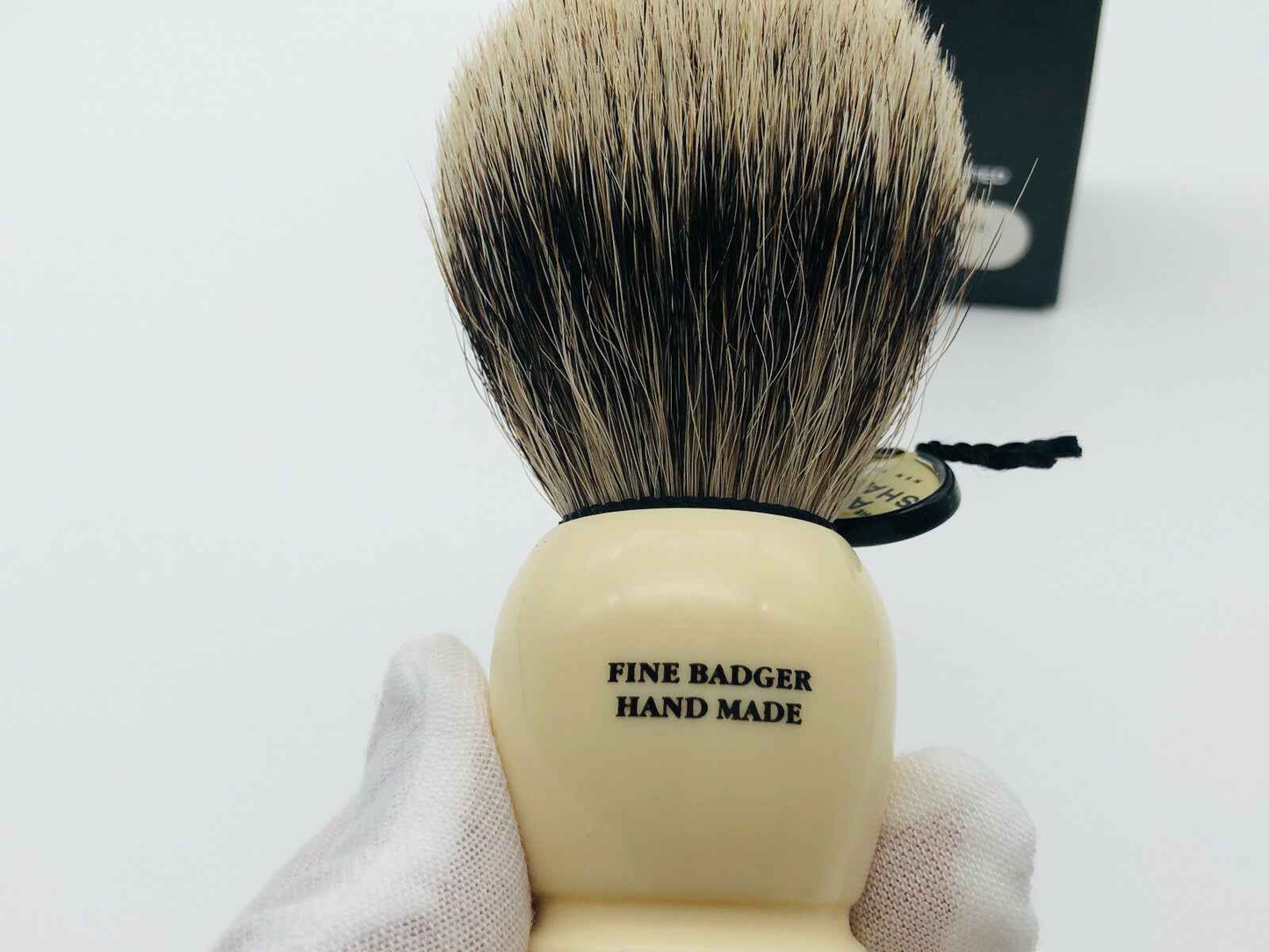 Pennello Tasso Fine Badger con manico in materiale resistente e morbidi peli per una rasatura confortevole