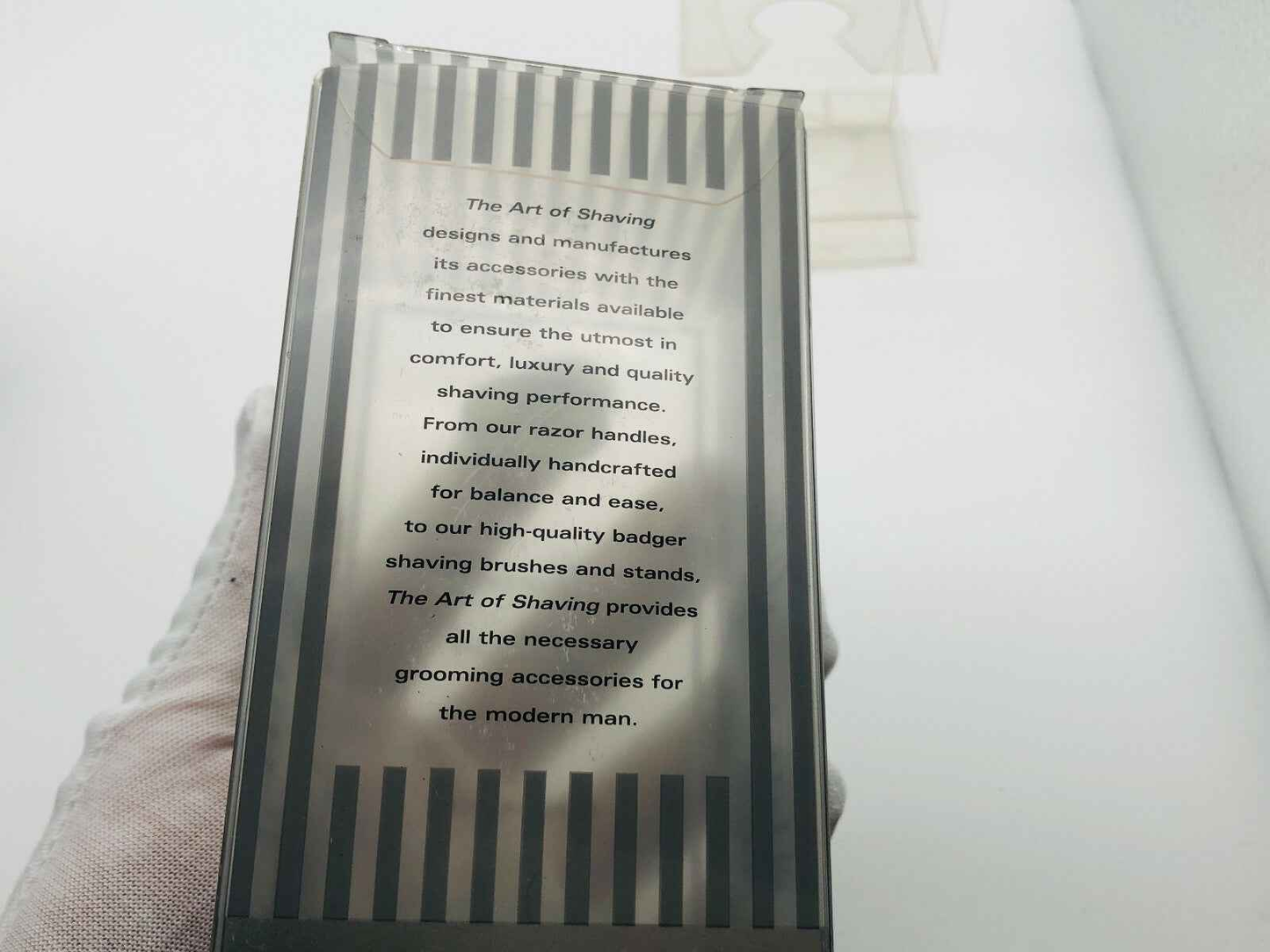 Confezione di Pennello Tasso Pure Badger di The Art Of Shaving con descrizione dettagliata