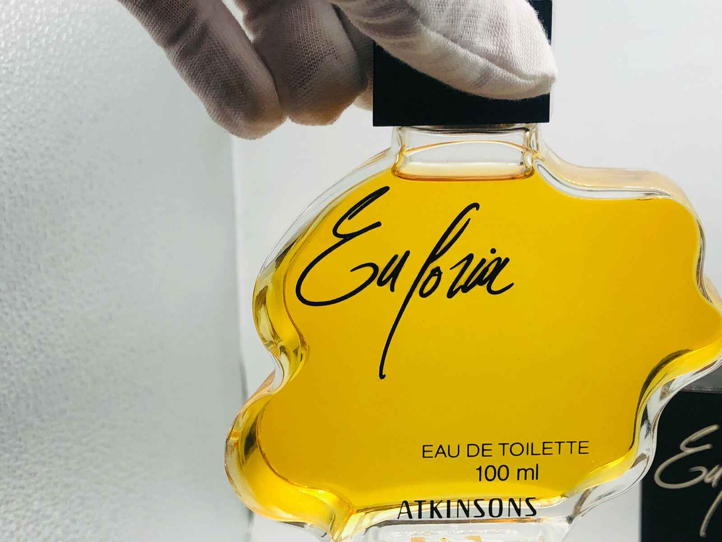 Profumo Euforia Atkinsons Vintage in flacone da 100 ml con design elegante e aroma raffinato