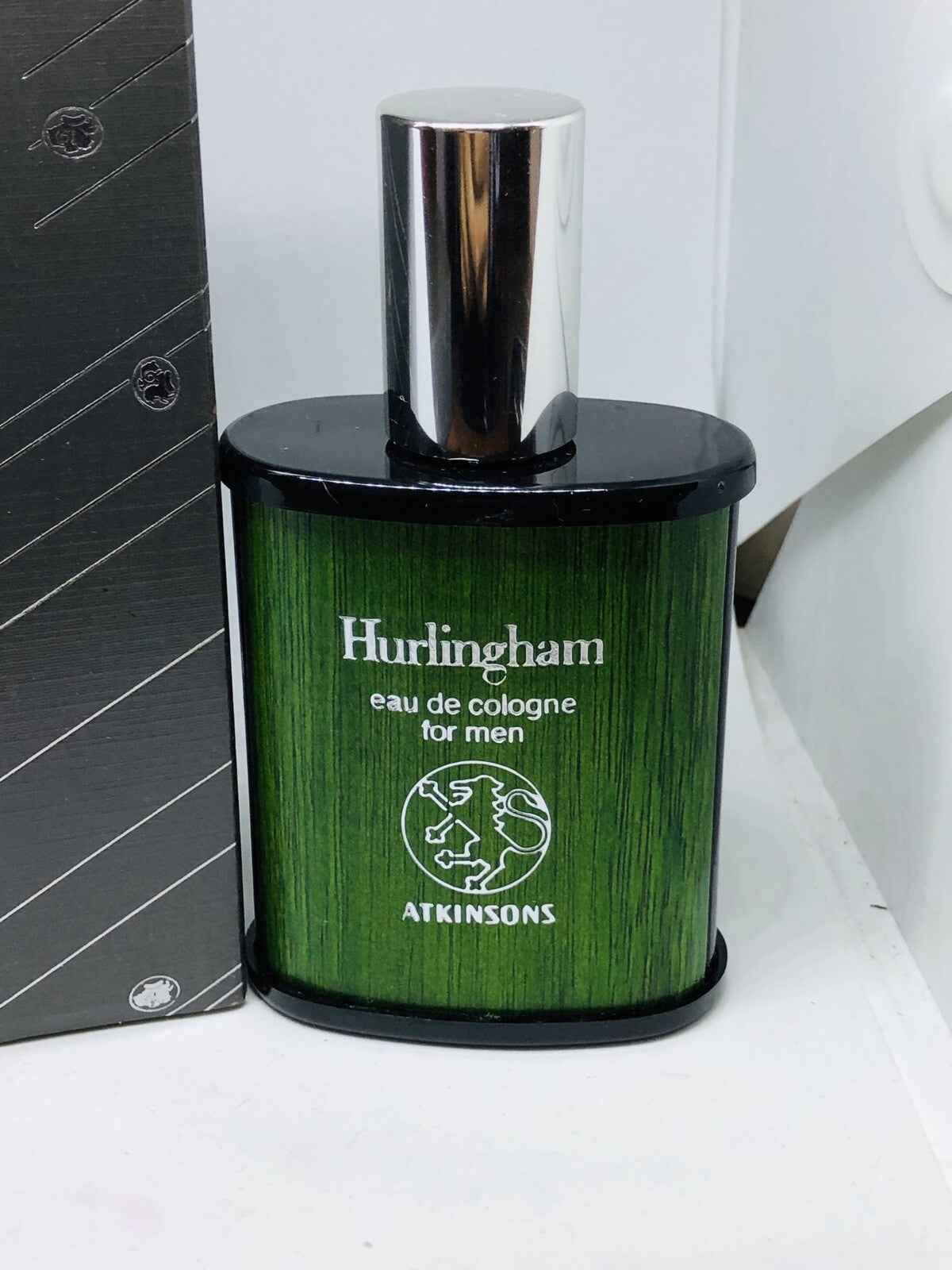 Colonia Atkinsons Hurlingham Vintage in flacone verde per uomini, elegante e distintiva