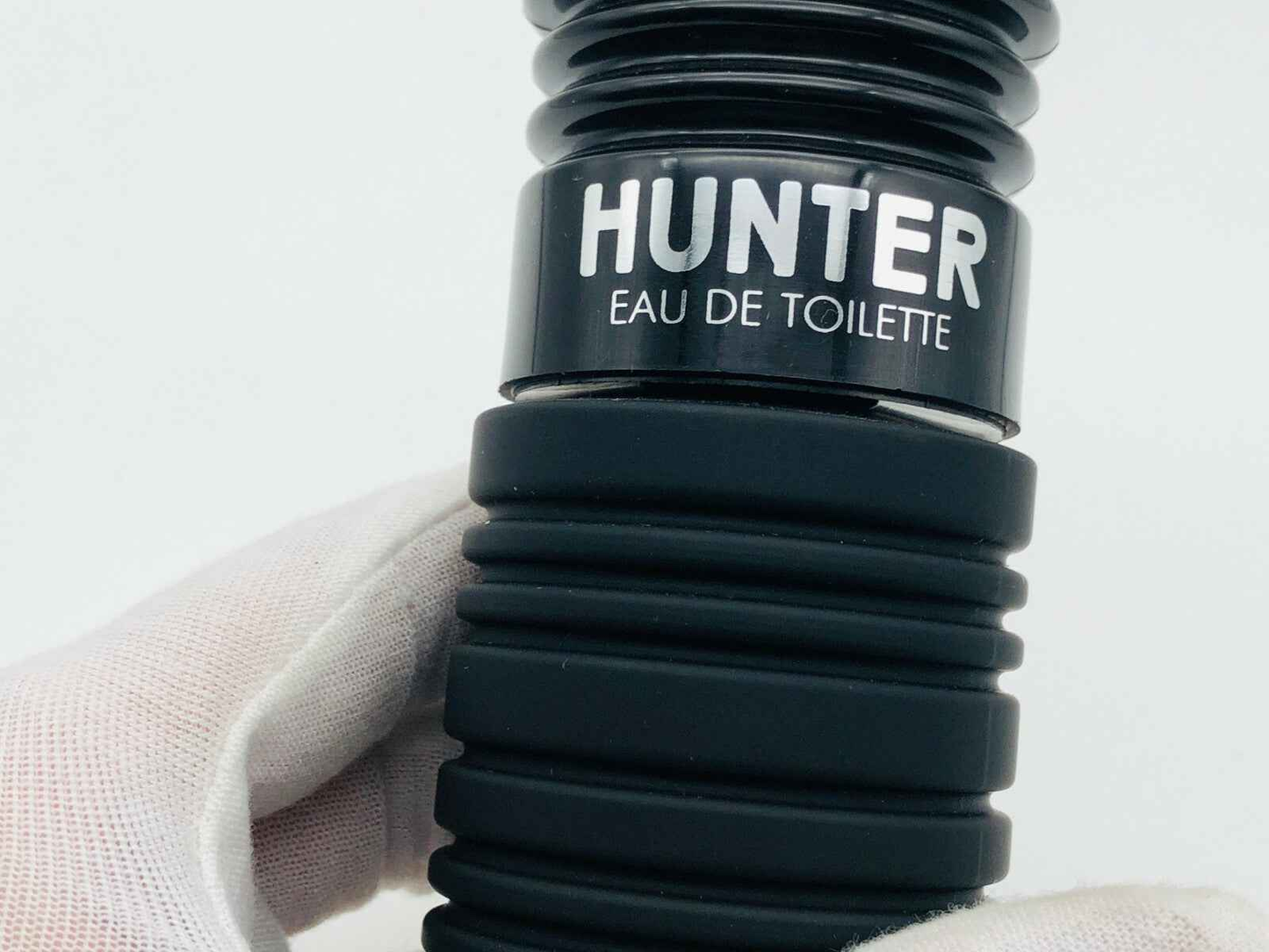Flacone di profumo Atkinsons Hunter Eau de Toilette con design elegante e moderno