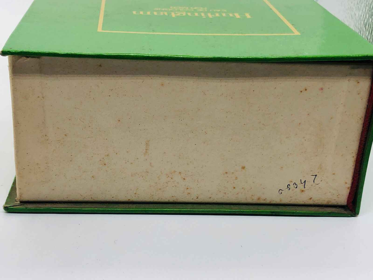 Scatola verde del profumo Atkinsons Hurlingham con etichetta elegante e design raffinato