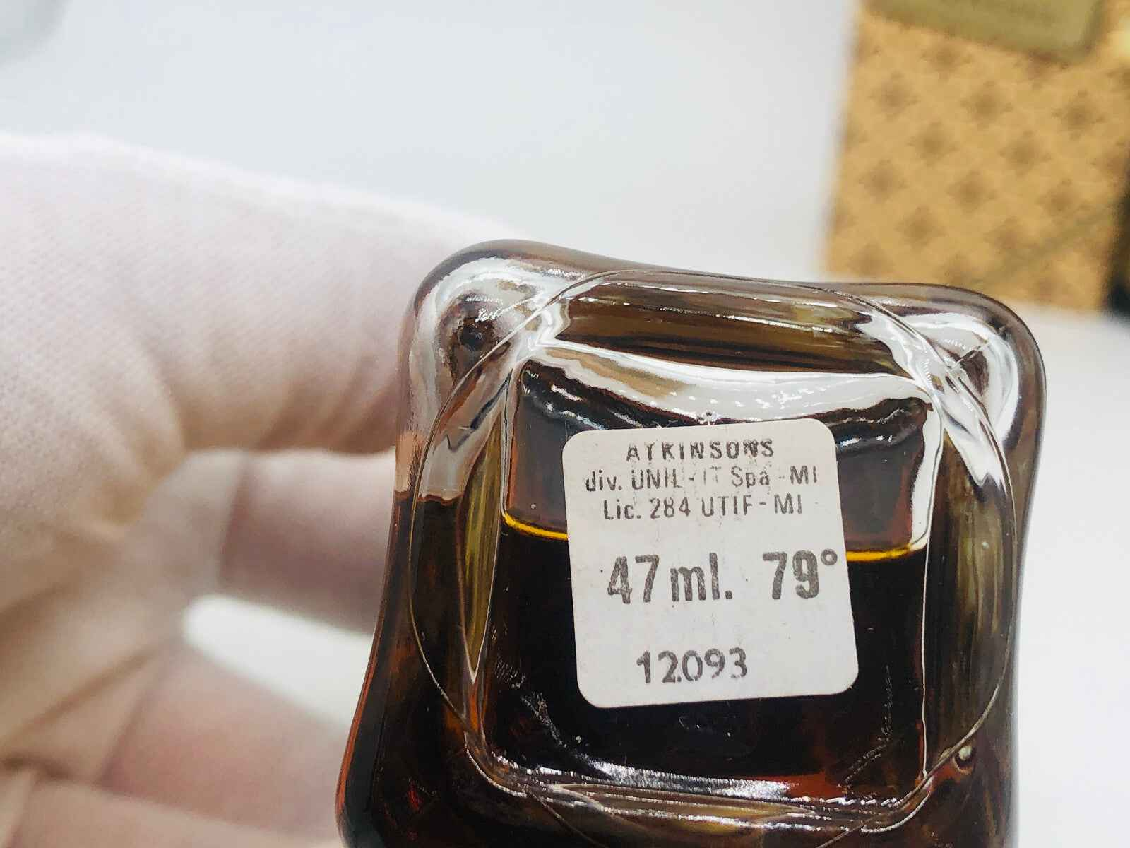 Bottiglia di Profumo Vintage Eleven Atkinsons da 47ml con etichetta distintiva e design elegante