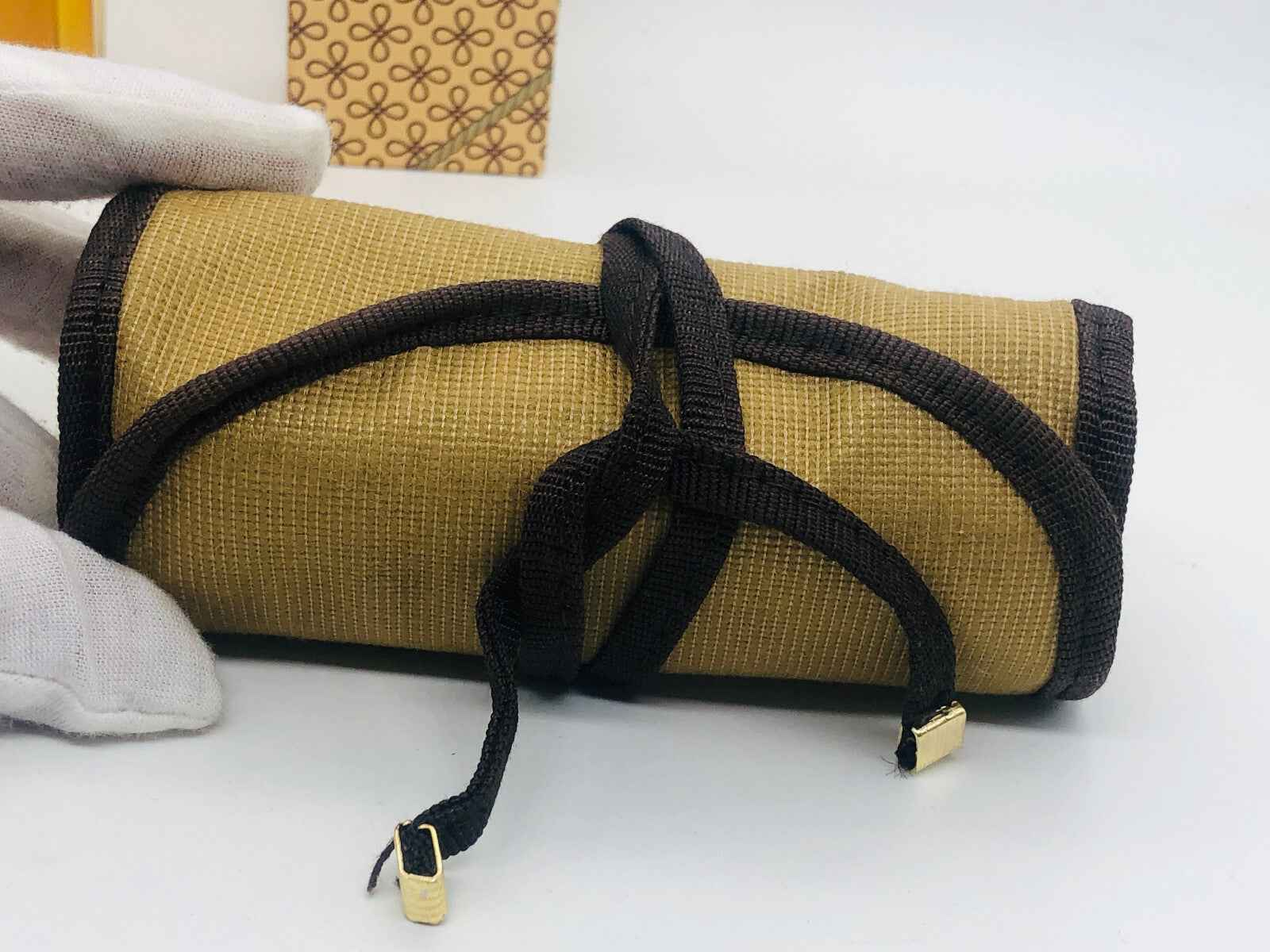 Scatola in tessuto per Profumo Vintage Eleven Atkinsons con chiusura elegante e design raffinato