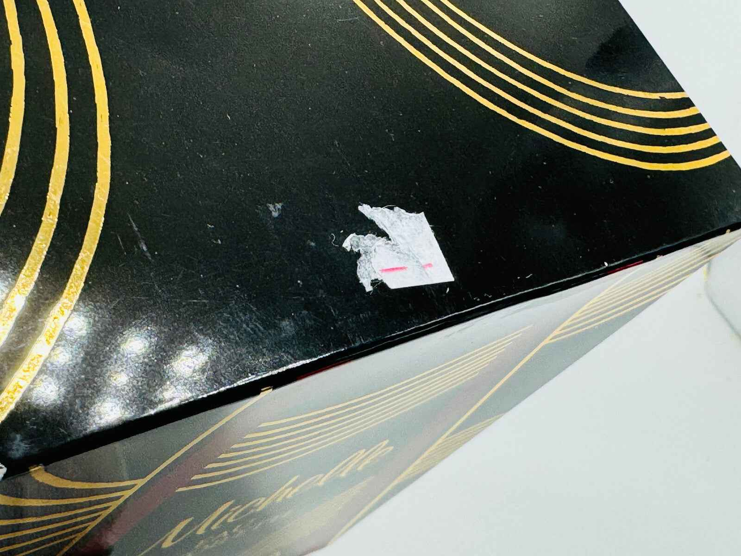 Scatola del Profumo Balenciaga Michelle Vintage con dettagli dorati e piccolo difetto sulla superficie