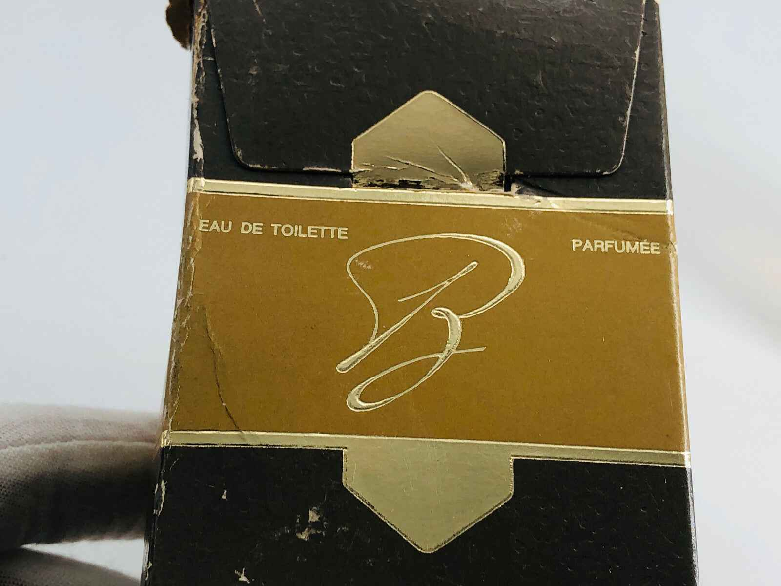 Scatola di BARATTA VINTAGE Profumo Eau de Toilette con design elegante e logo distintivo