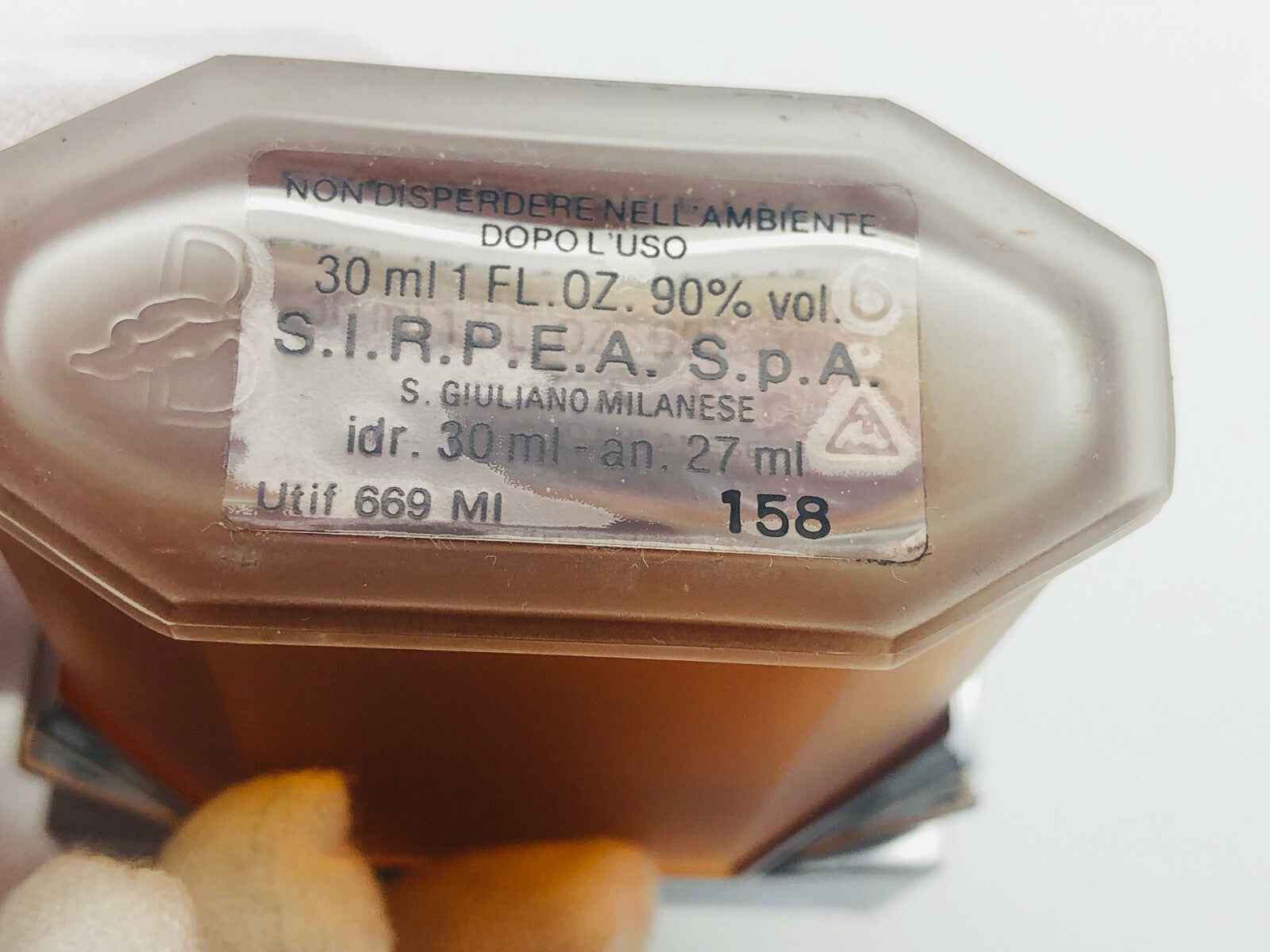 Flacone di Profumo Basile Argento Vintage da 30 ml con etichetta informativa e design elegante