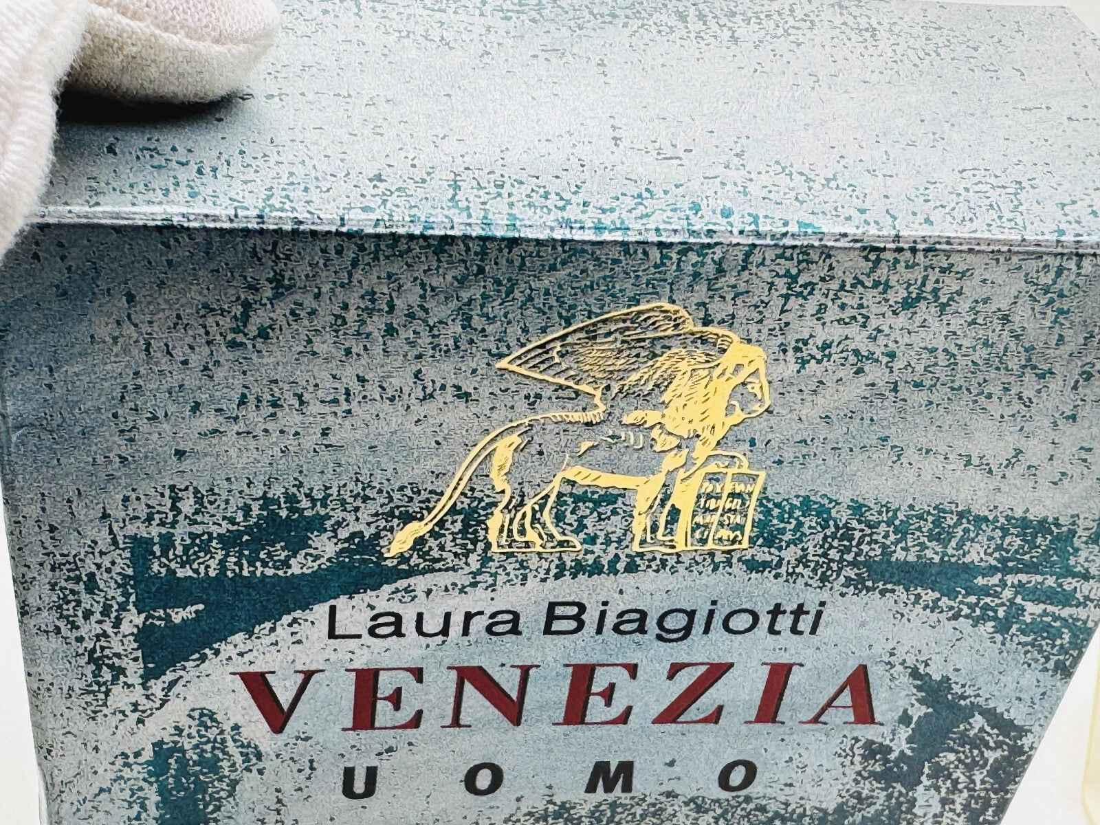 Scatola di profumo Biagiotti Venezia Uomo Vintage con design classico e logo dorato