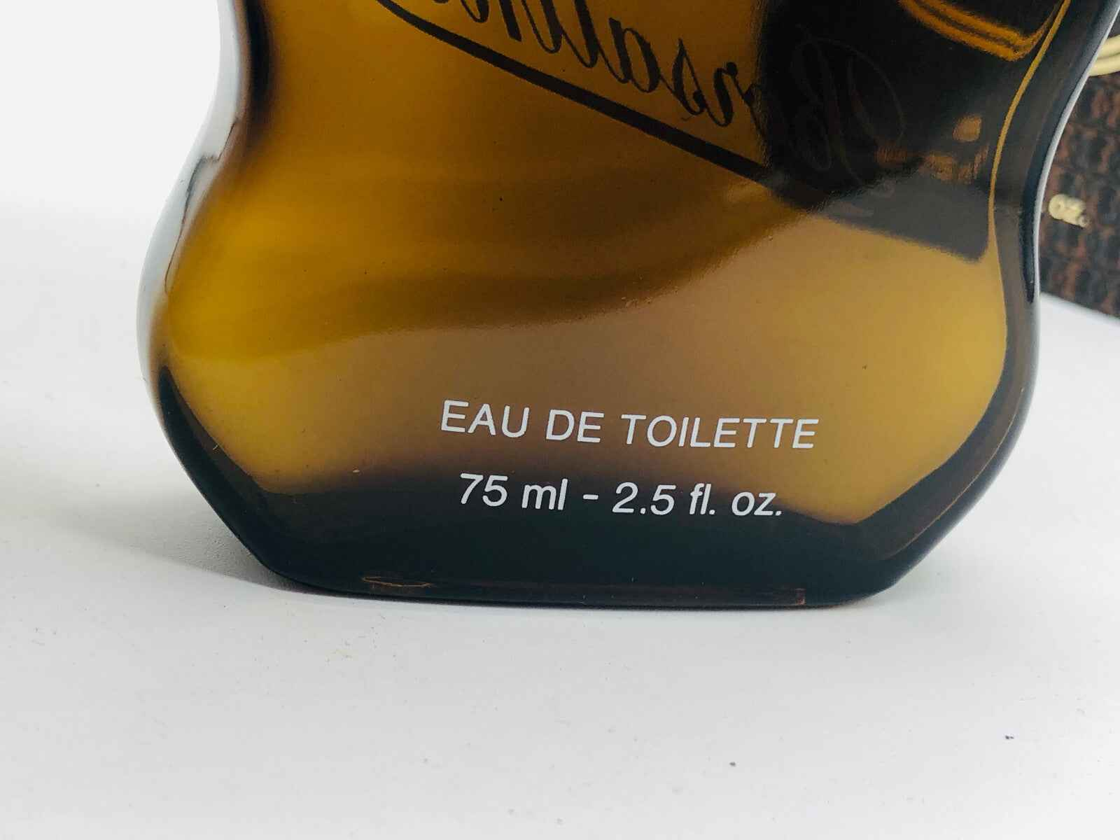 Flacone di profumo Borsalino Pour Homme Vintage da 75 ml con etichetta Eau de Toilette visibile