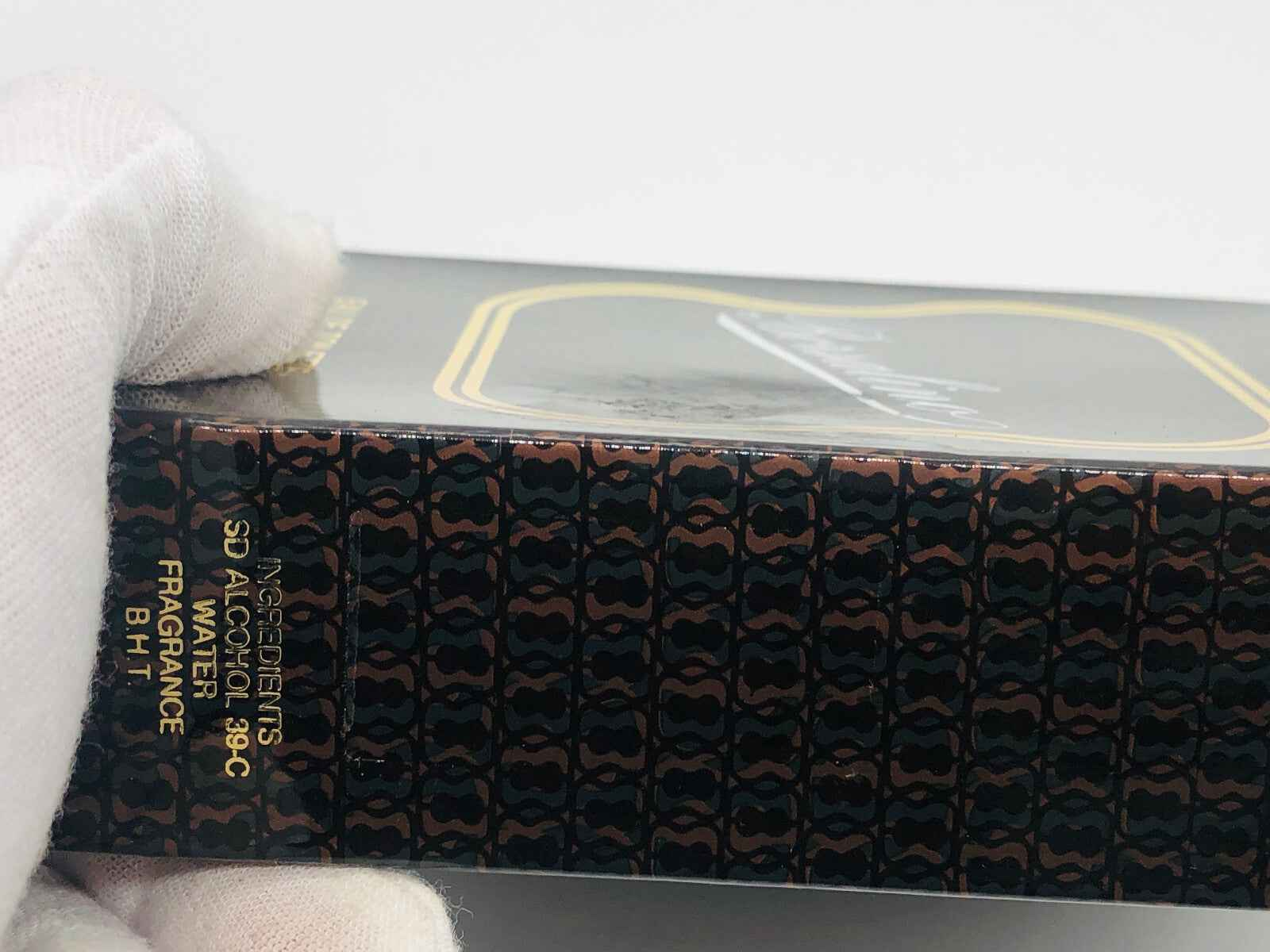 Confezione del profumo Borsalino pour homme con design elegante e dettagli raffinati