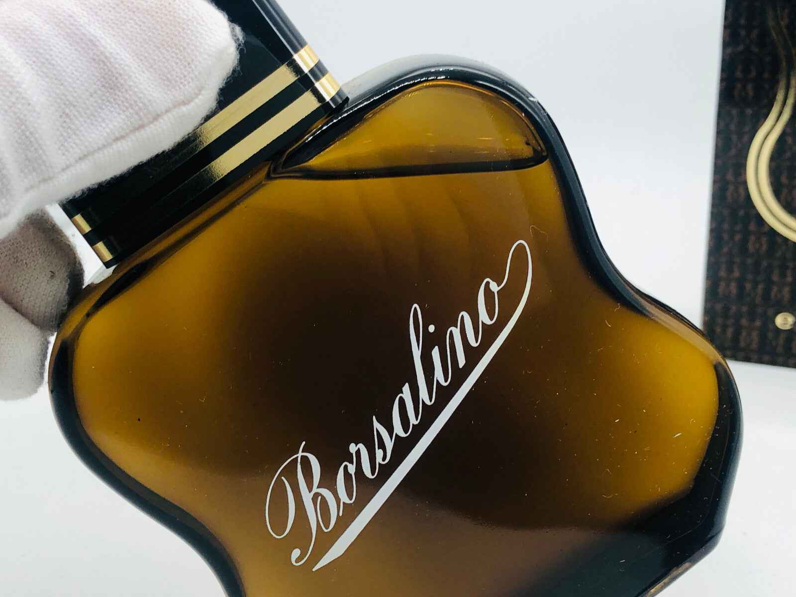 Flacone di profumo Borsalino pour homme con design elegante e finiture di alta qualità