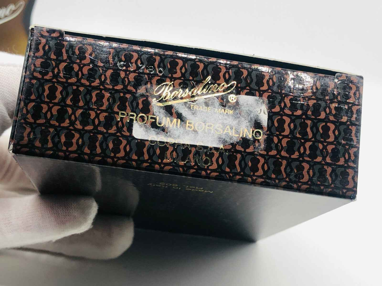 Scatola del Profumo Borsalino pour homme con design elegante e logo distintivo