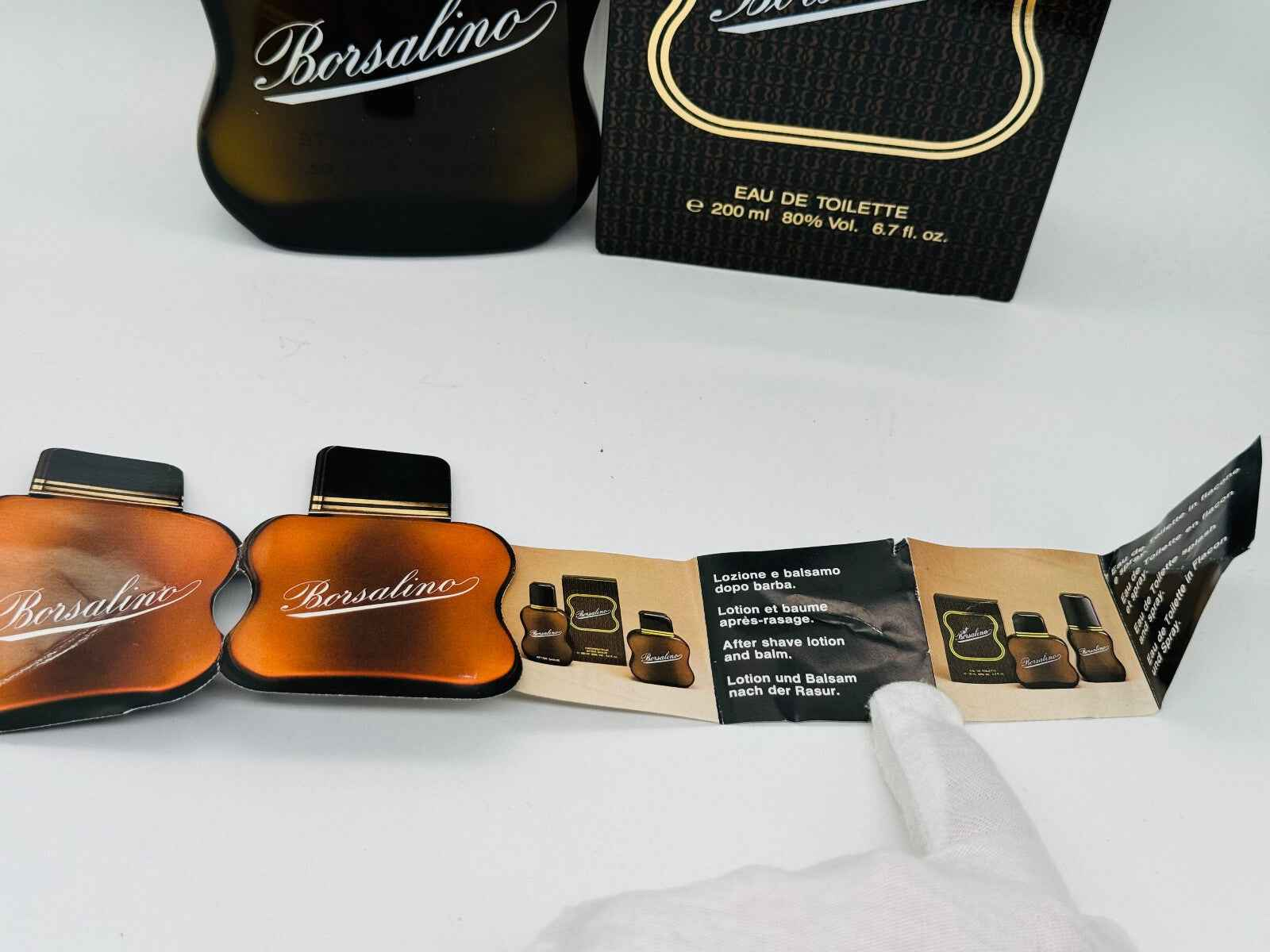 Profumo Borsalino Uomo Vintage in confezione elegante con brochure informativa e dettagli del prodotto
