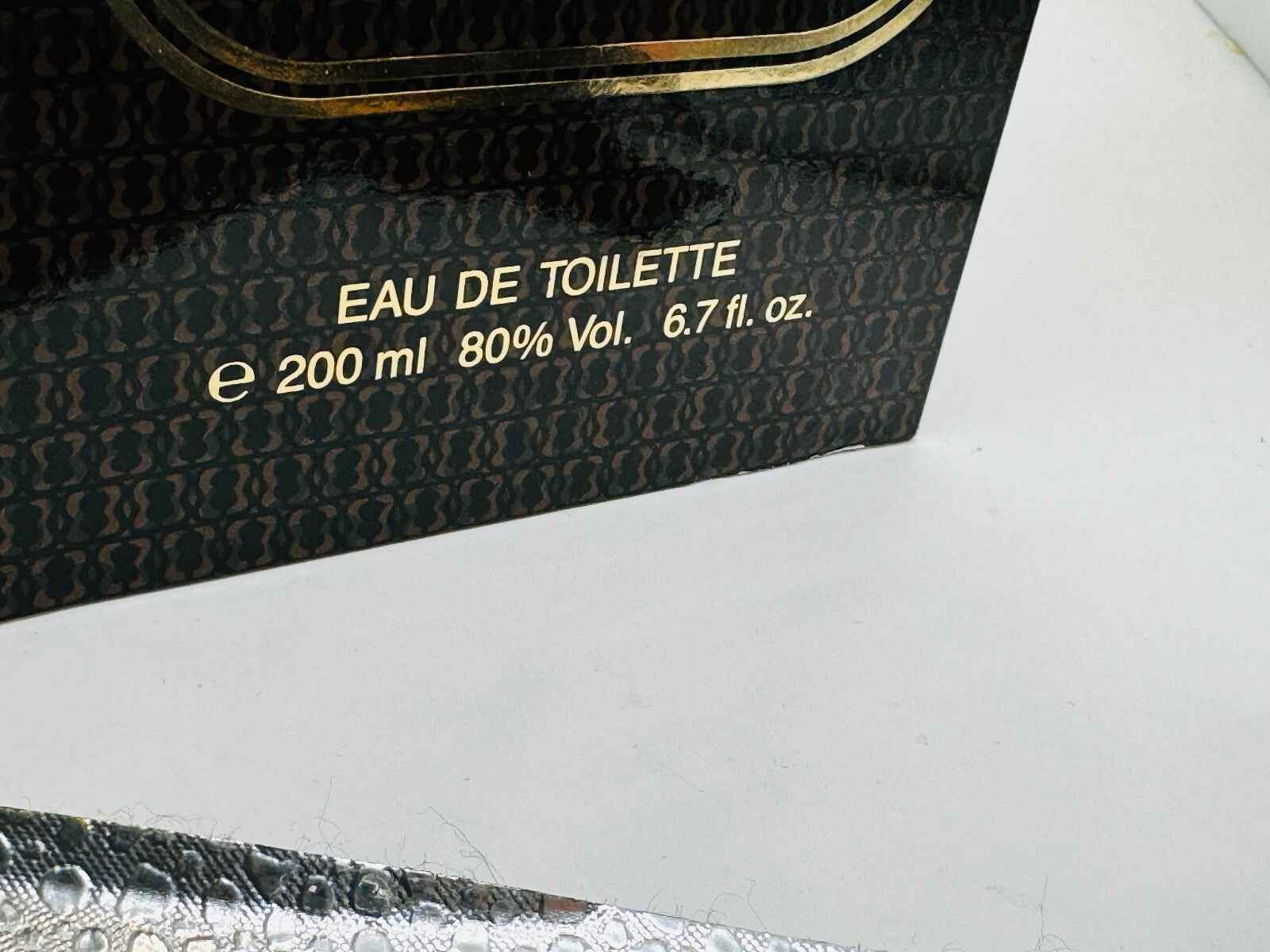 Confezione di Profumo Borsalino Uomo Vintage da 200 ml con design elegante e dettagli dorati