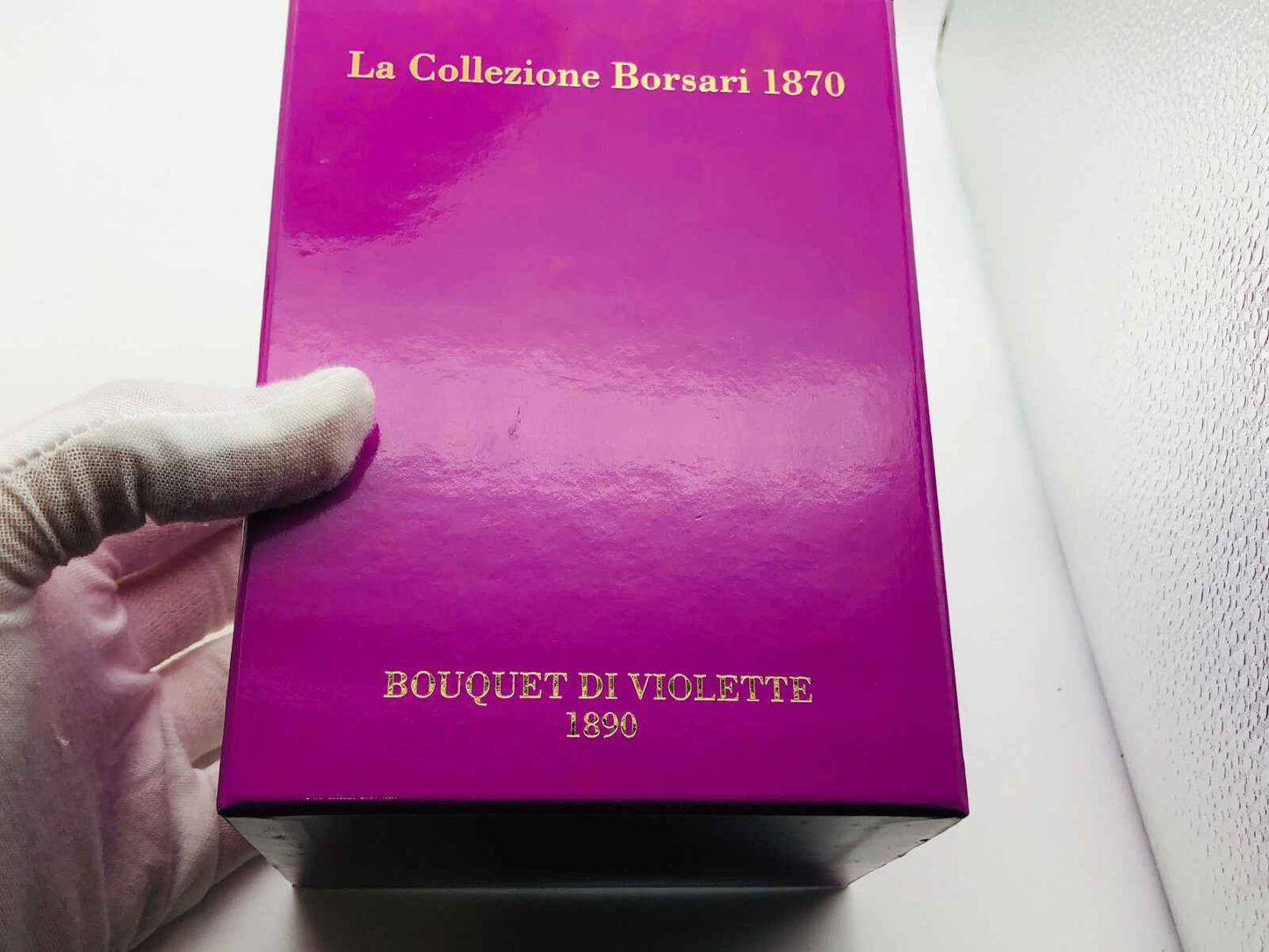 Scatola del Profumo Vintage Borsari Bouquet di Violette con design elegante e dettagli dorati