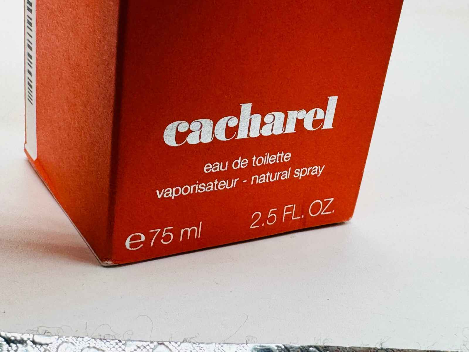 Scatola di profumo Cacharel Liberte Vintage in formato 75 ml con spray naturale