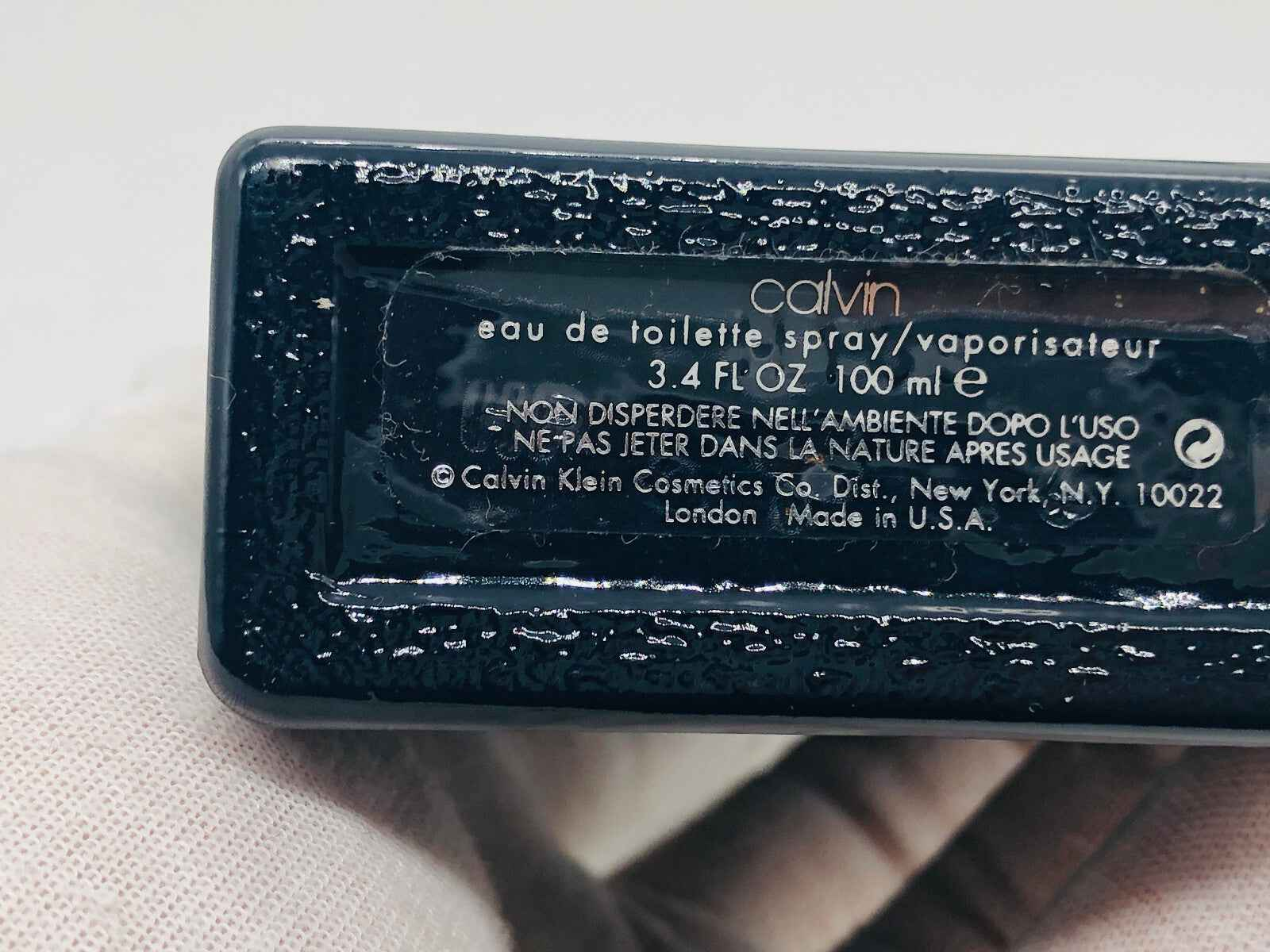 Flacone di profumo Calvin Klein Vintage da 100 ml con etichetta dettagliata sul retro