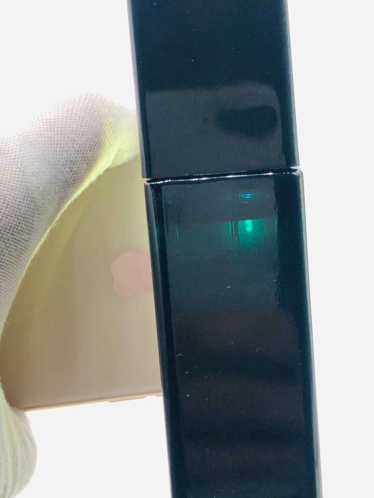 Flacone del profumo Calvin Klein Vintage con design elegante e finiture lucide, ideale per ogni occasione