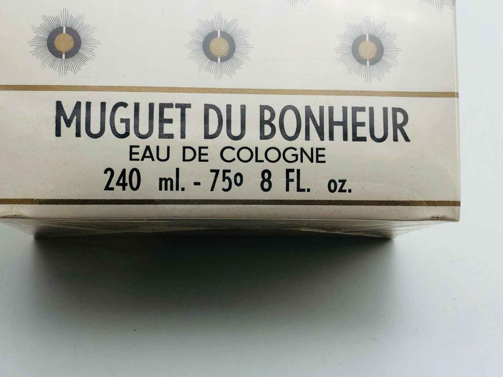 Scatola di profumo Caron Muguet Du Bonheur EAU DE COLOGNE da 240 ml con design elegante