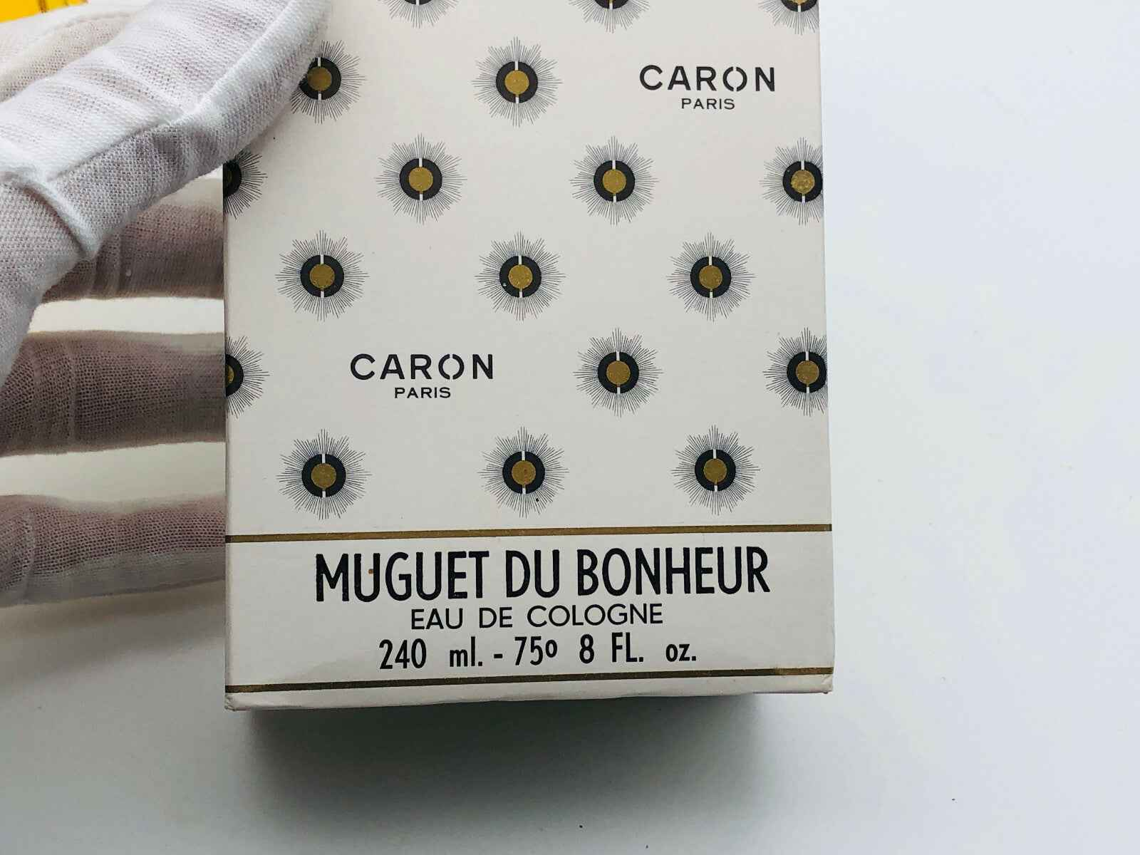 Scatola del Profumo Vintage Caron Muguet du Bonheur Eau de Cologne da 240 ml con design floreale