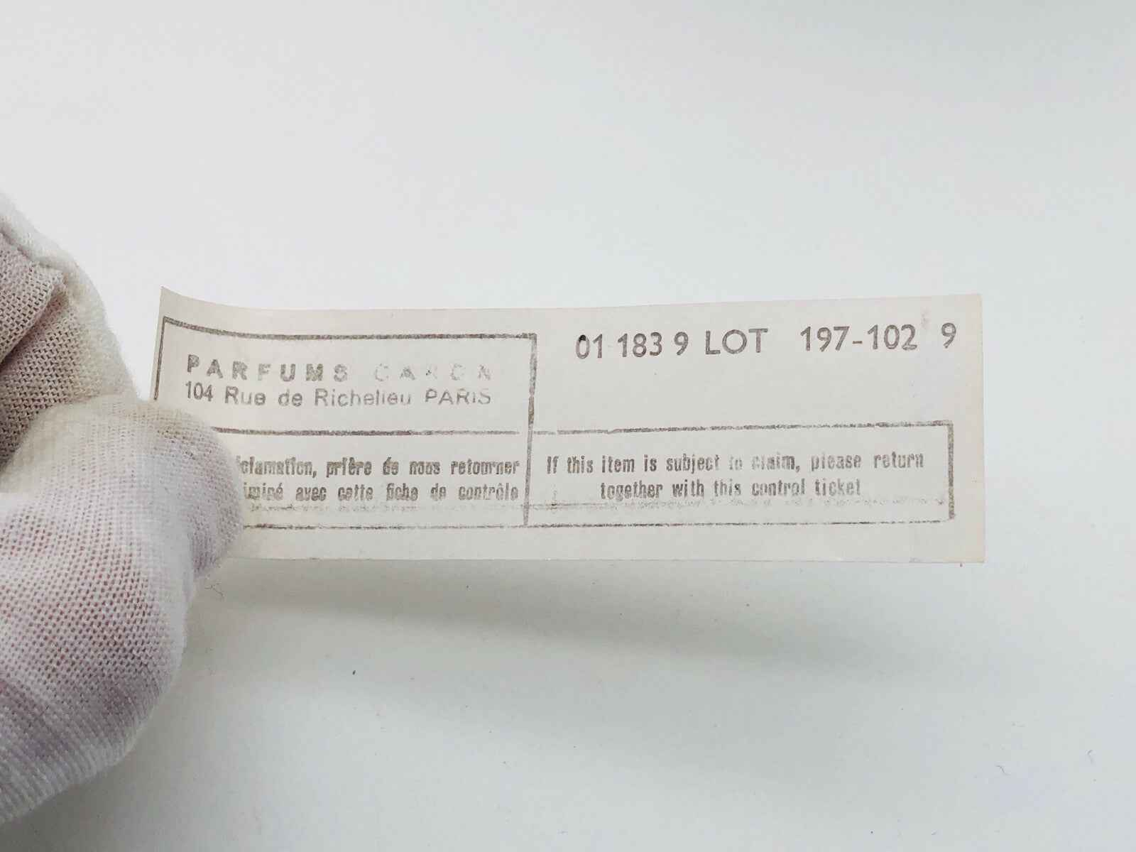 Etichetta vintage per Profumo Vintage Caron con indicazioni e dettagli sul prodotto