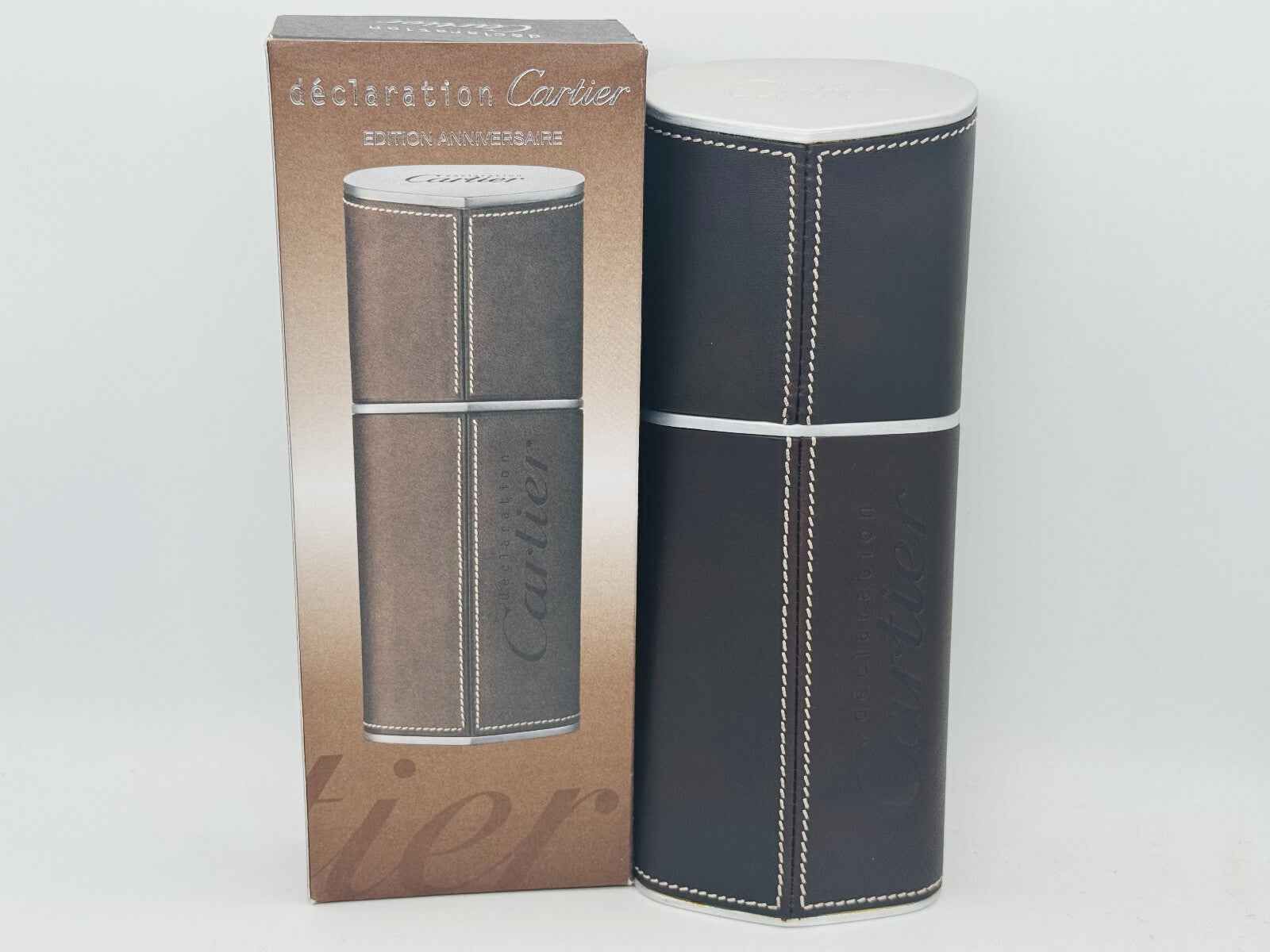 Scatola del profumo Cartier Declaration in elegante design con finiture in pelle nera