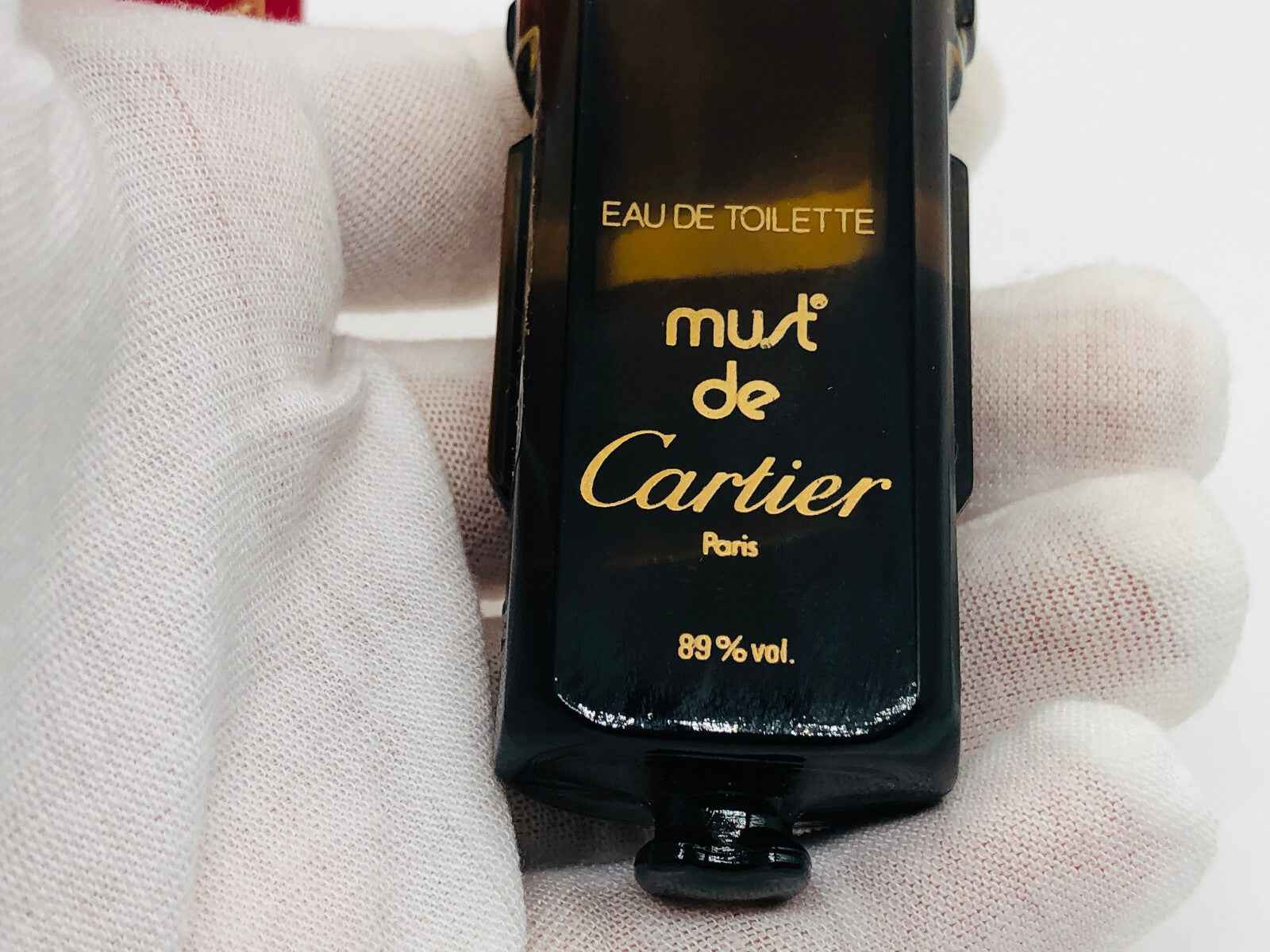Flacone di profumo Must De Cartier Vintage in edizione limitata con etichetta elegante